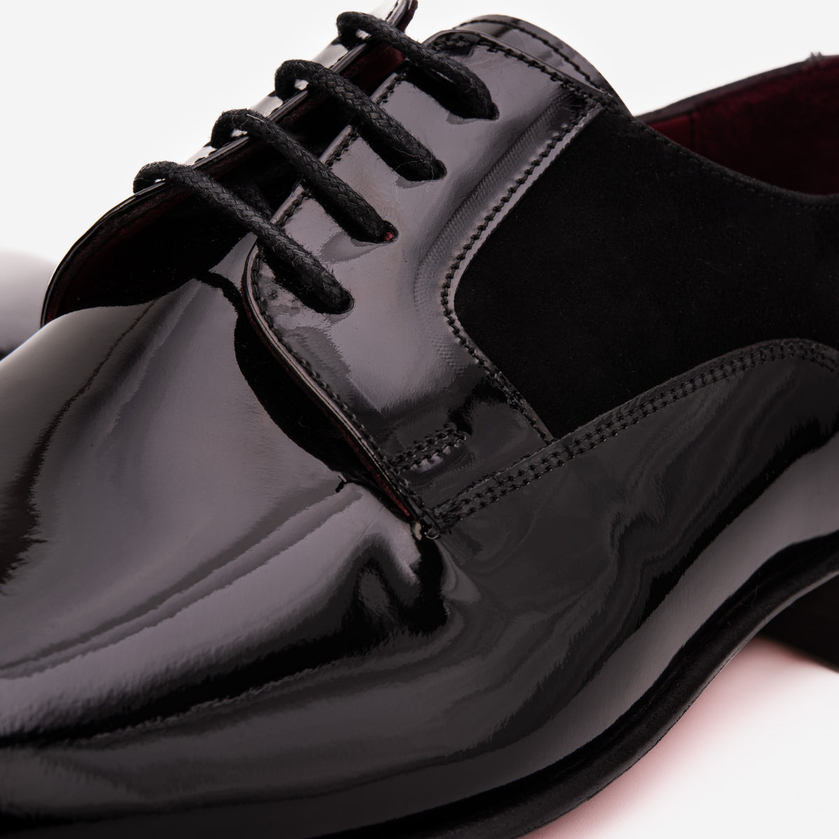 The Valtessaro Black Patent Leather & Suede Men Oxford Shoe