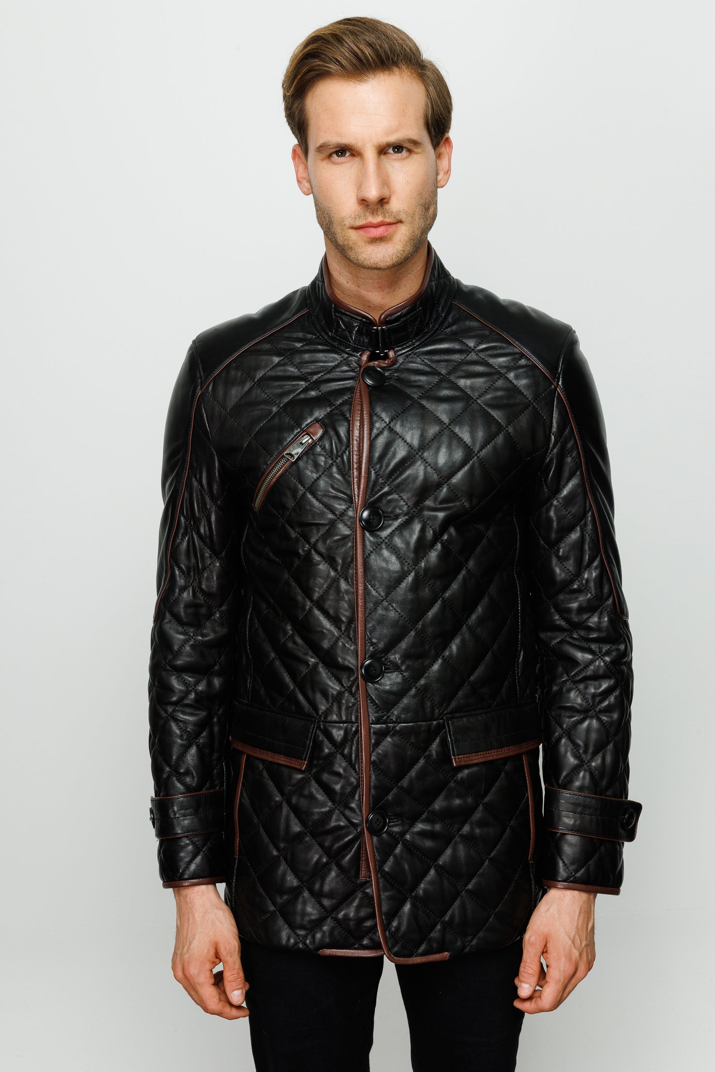 La chaqueta de cuero negra para hombre de Martínez