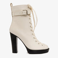 حذاء Estrada Cream Leather برباط وكعب متوسط ​​الساق للنساء