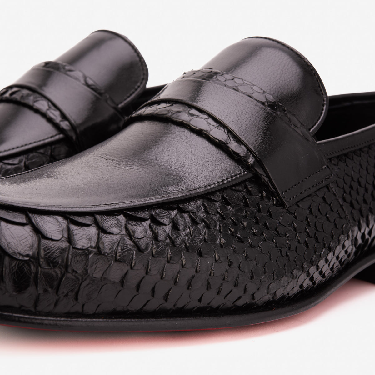 Mocasín Penny Aurelio Black de Cuero de Búfalo Joven