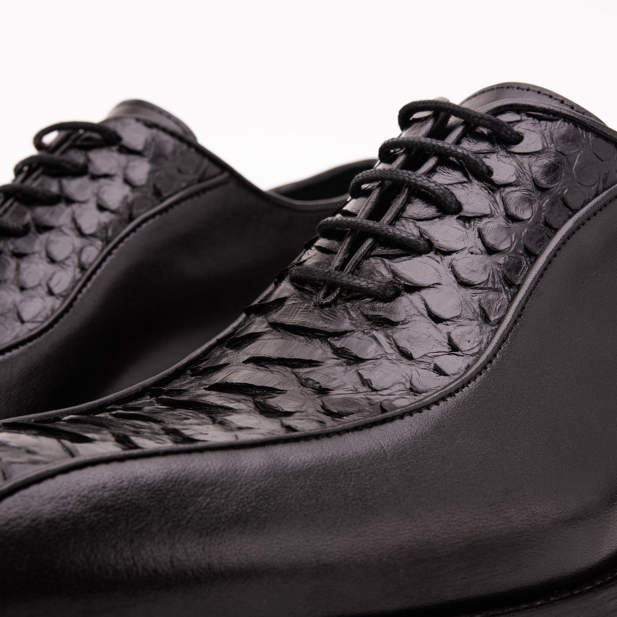 The Vespera Black Genuine Python & Calf Leather Men Oxford