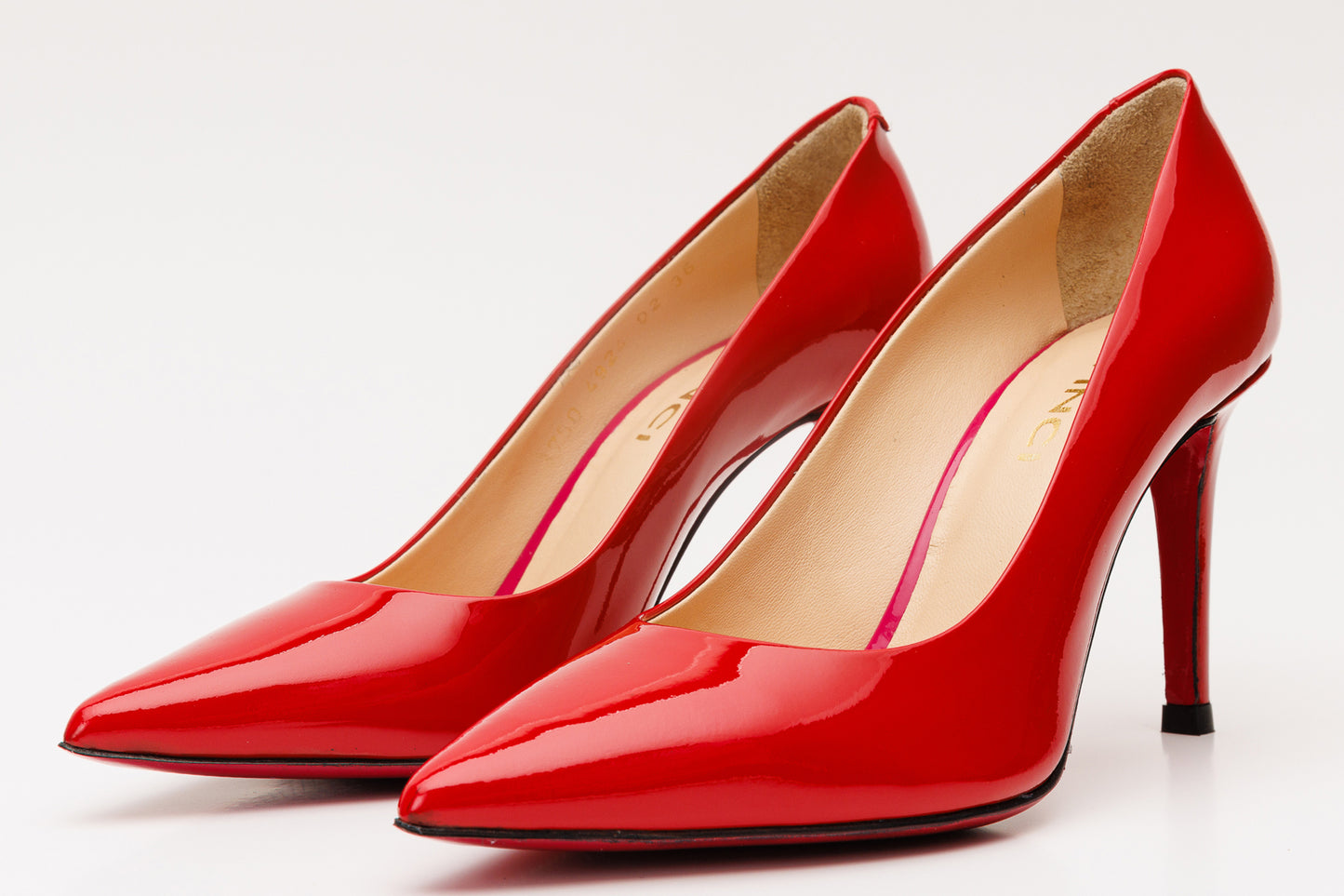 Zapato de salón de piel roja Ege con suela fucsia para mujer 