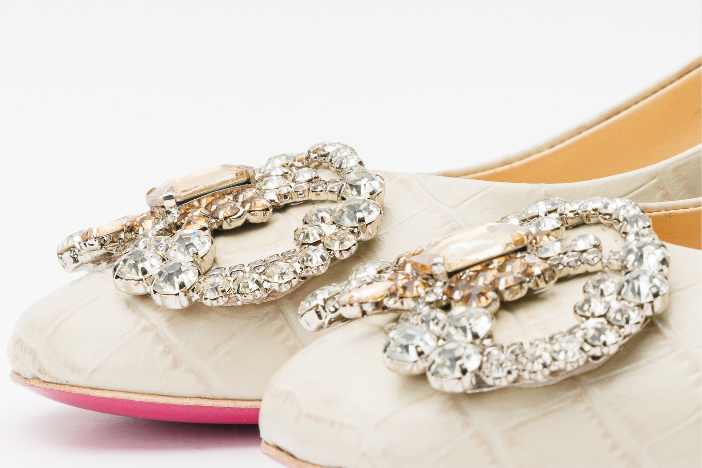 Zapato de salón Foggia de cuero crema con tacón cuadrado para mujer