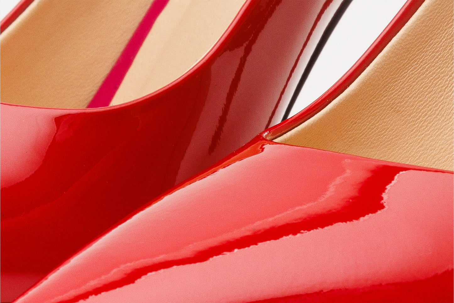 Zapato de salón de piel roja Ege con suela fucsia para mujer 