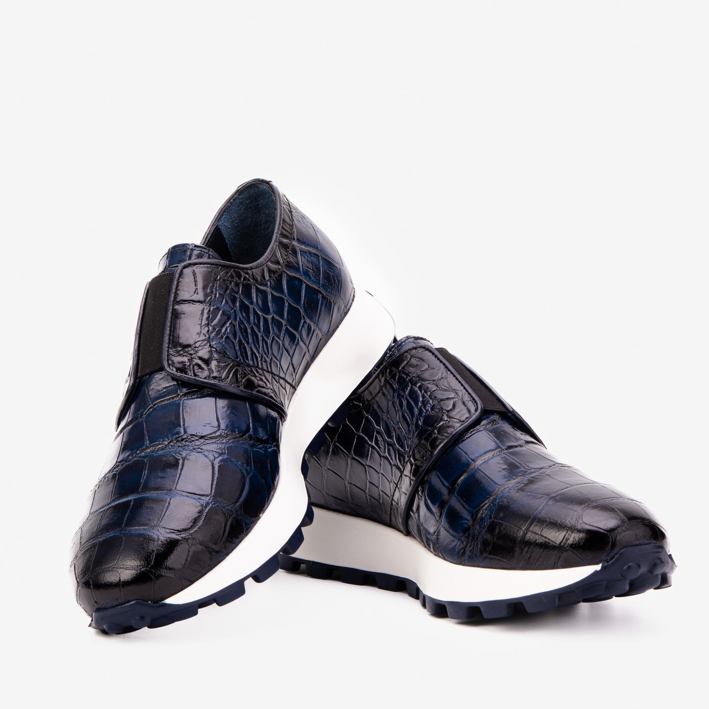 The Corteggio Navy Leather Men Sneaker