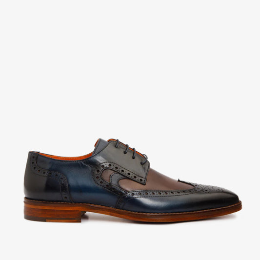 Zapato Derby Neiva con punta de ala en marrón y azul marino
