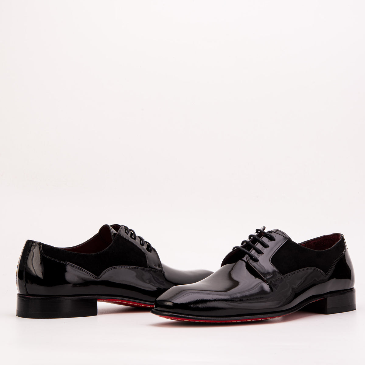 The Valtessaro Black Patent Leather & Suede Men Oxford Shoe