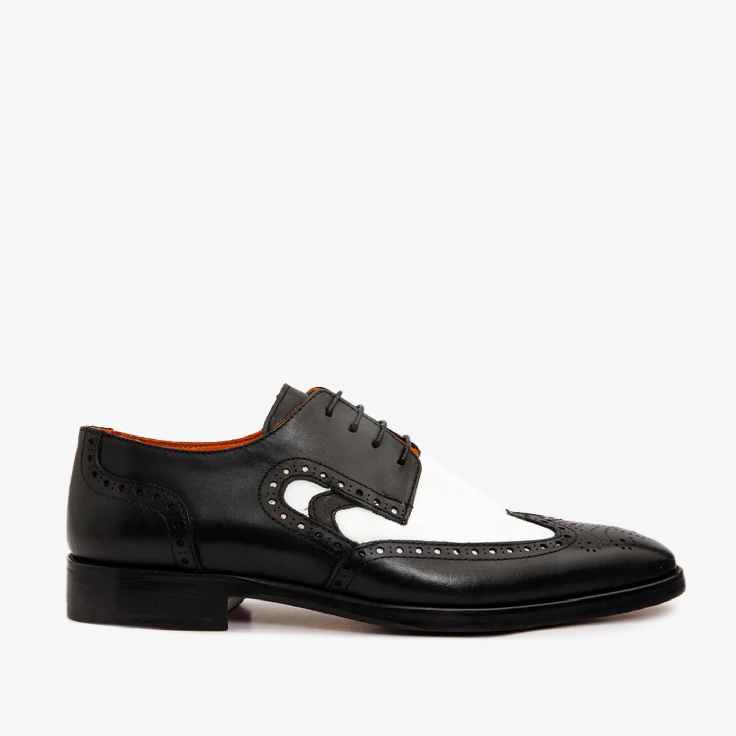 Zapato Derby con punta semi brogue en blanco y negro de Neiva para hombre