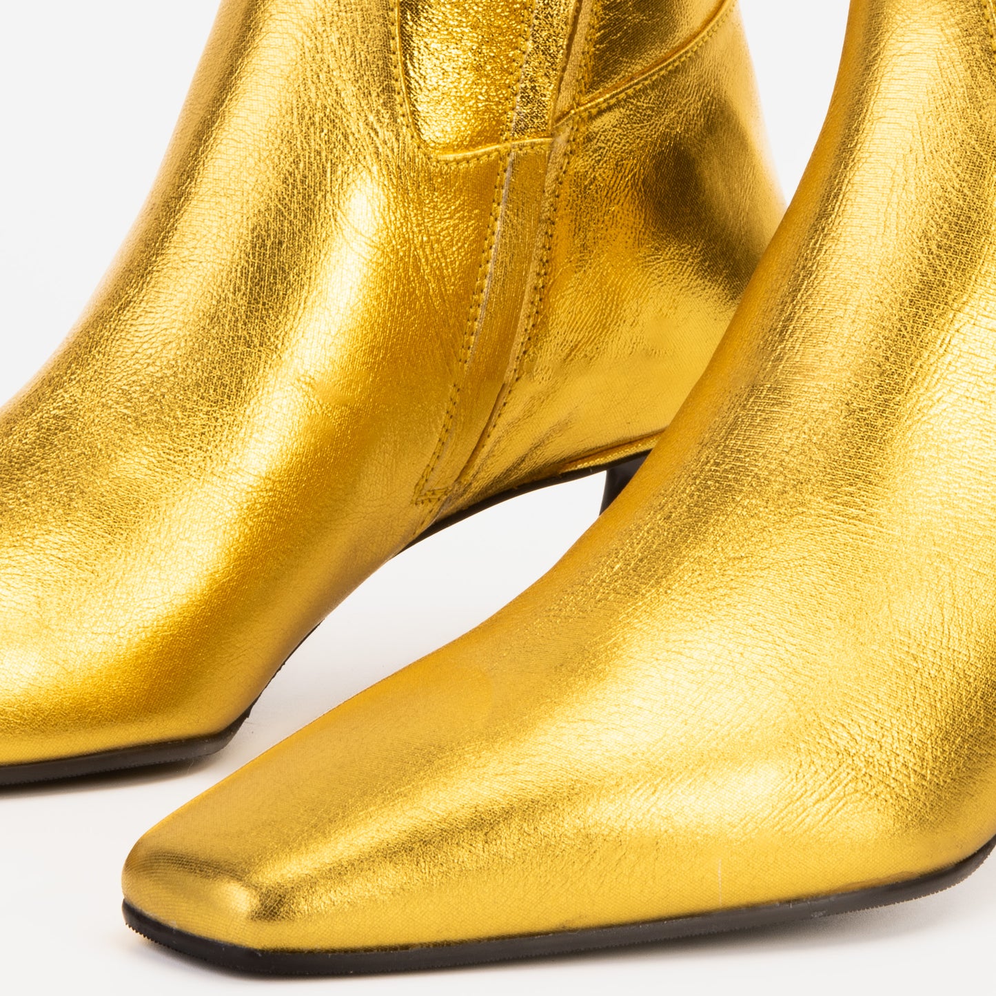 Las Botas de Mujer con Tacón de Gatito de Cuero Dorado Golden Glow