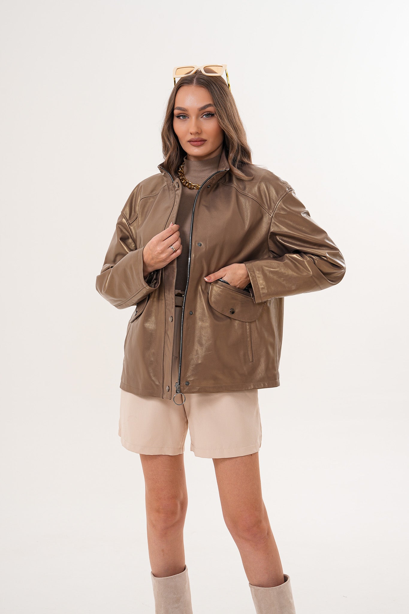 La chaqueta de cuero para mujer Zayra – Marrón topo