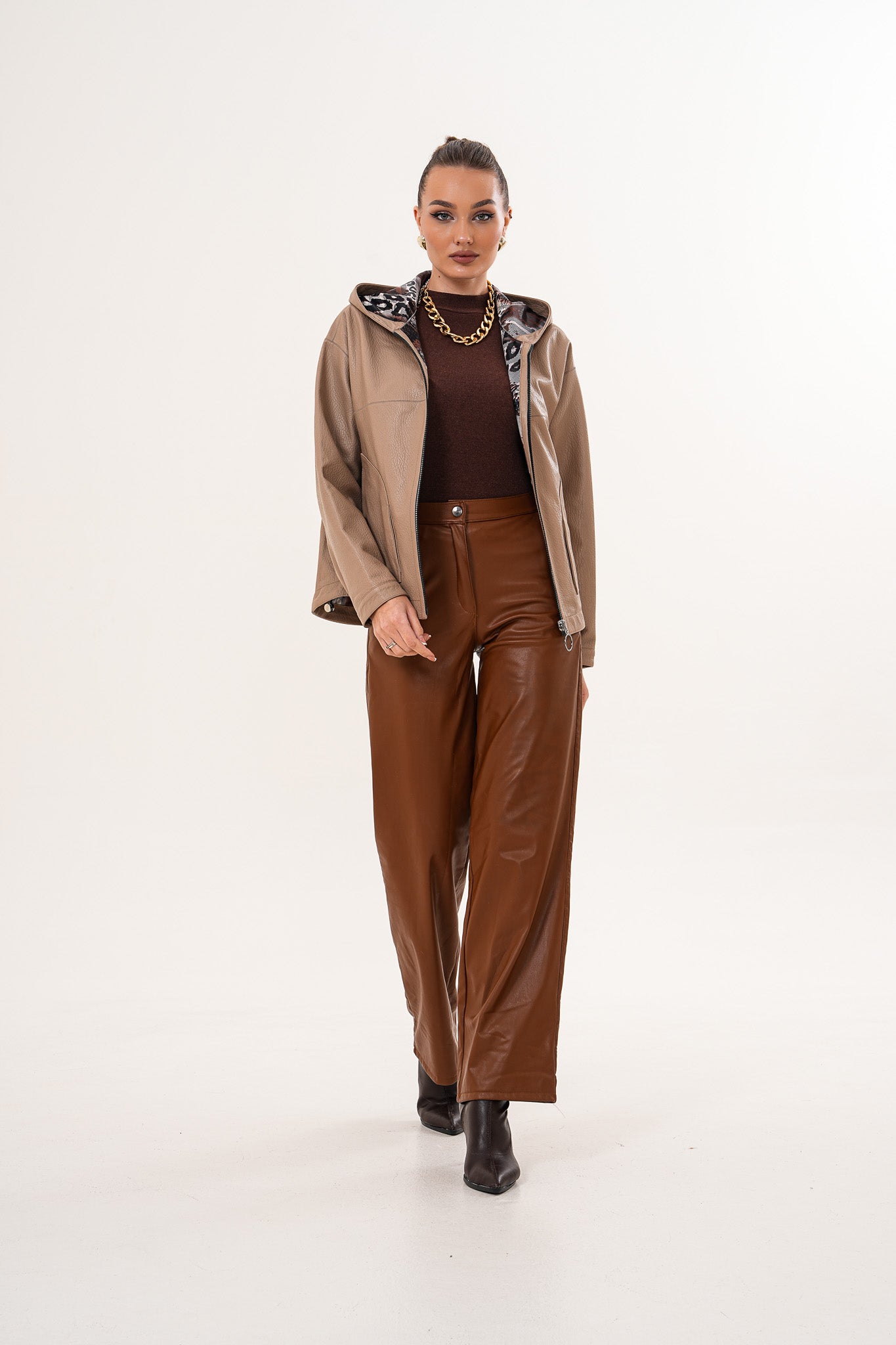 La chaqueta de cuero reversible para mujer Calyra – Taupe