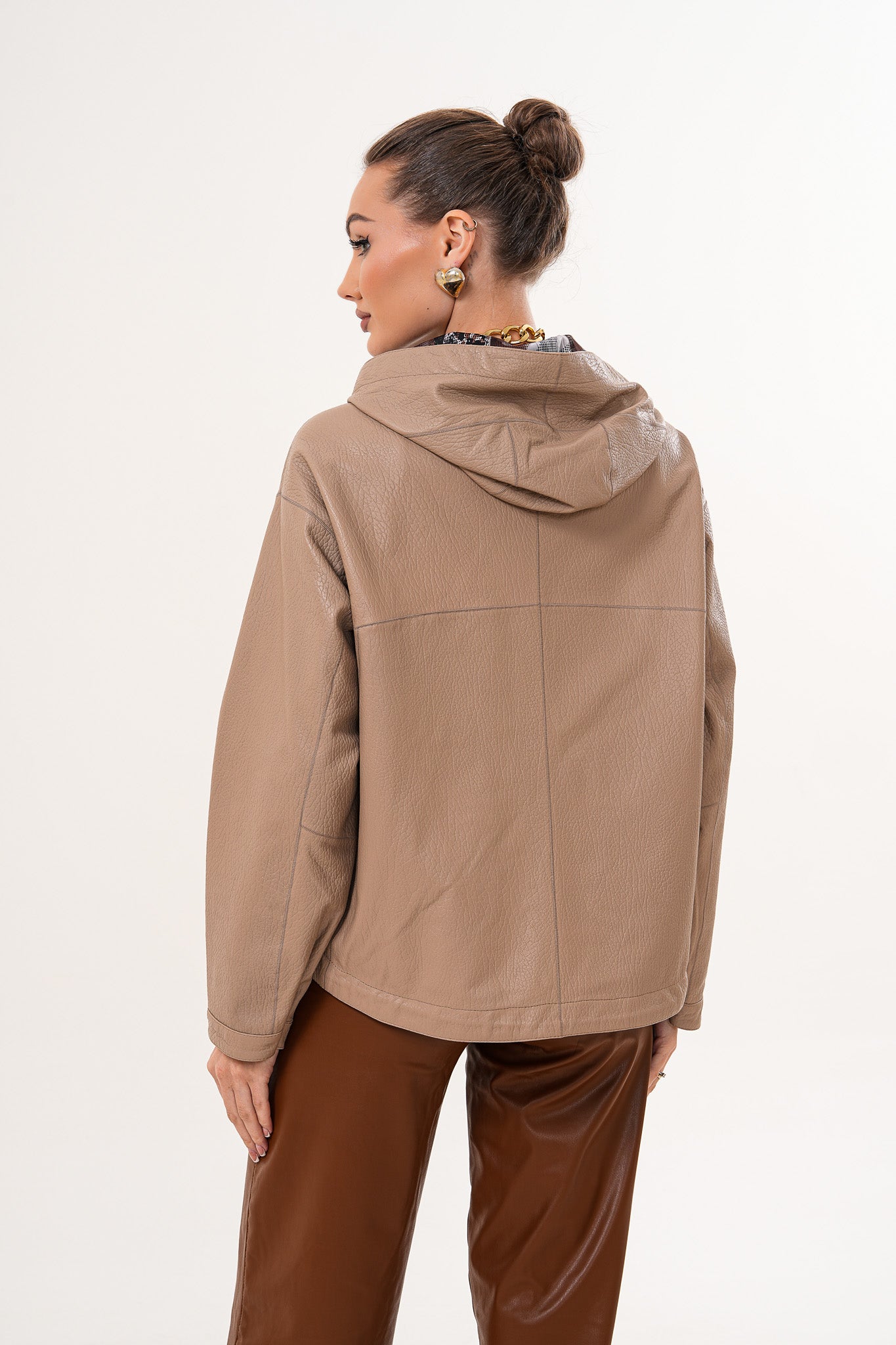 La chaqueta de cuero reversible para mujer Calyra – Taupe