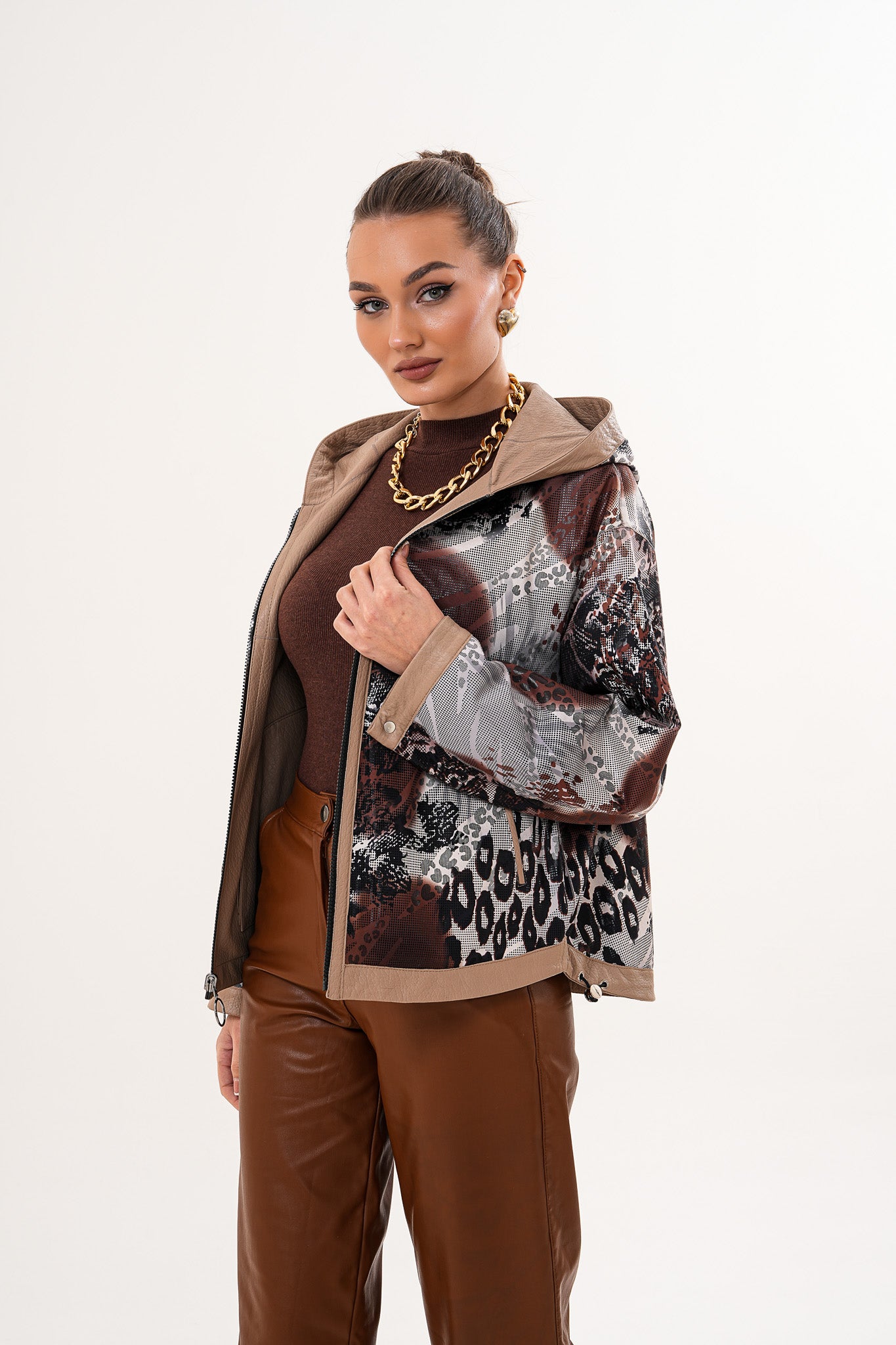 La chaqueta de cuero reversible para mujer Calyra – Taupe