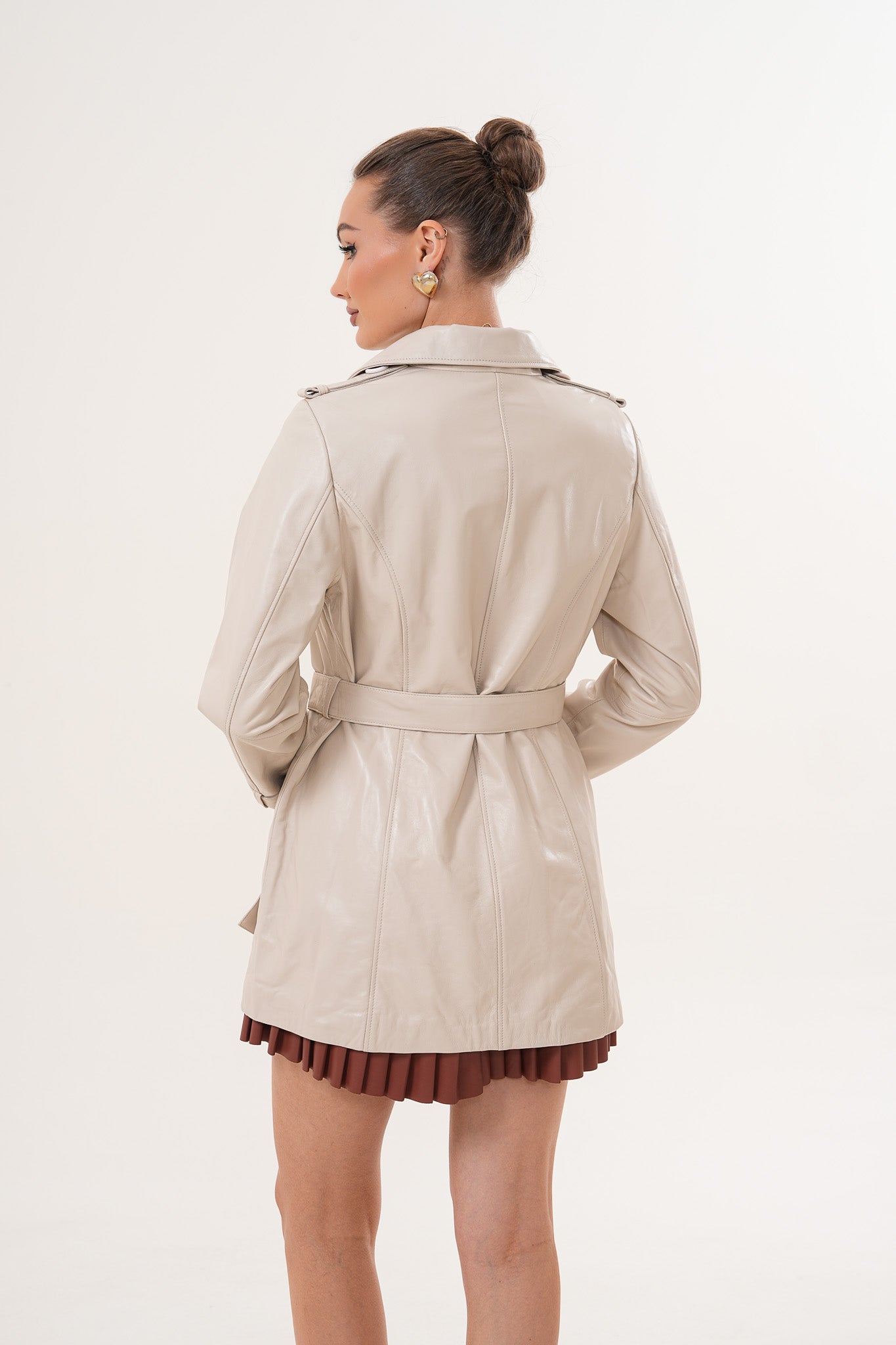 La Chaqueta Trench De Cuero Para Mujer Caelith Beige Claro