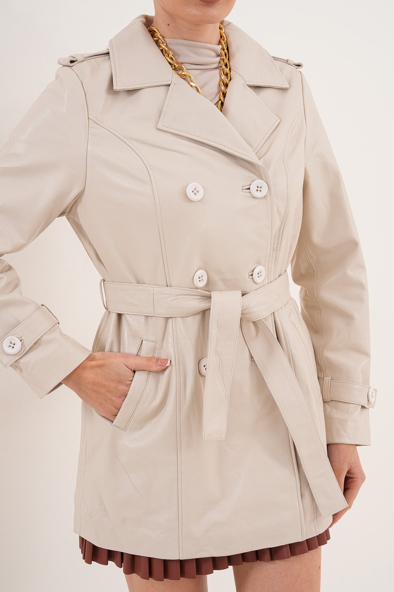 La Chaqueta Trench De Cuero Para Mujer Caelith Beige Claro