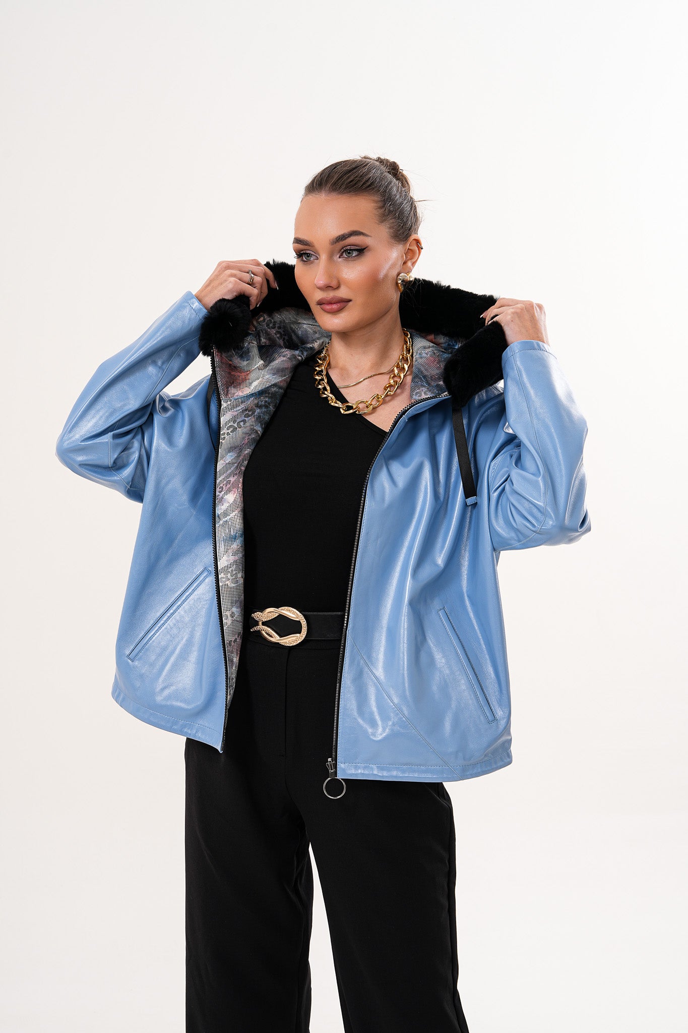 La chaqueta de cuero para mujer Velora Sky Blue, reversible, en piel de cordero