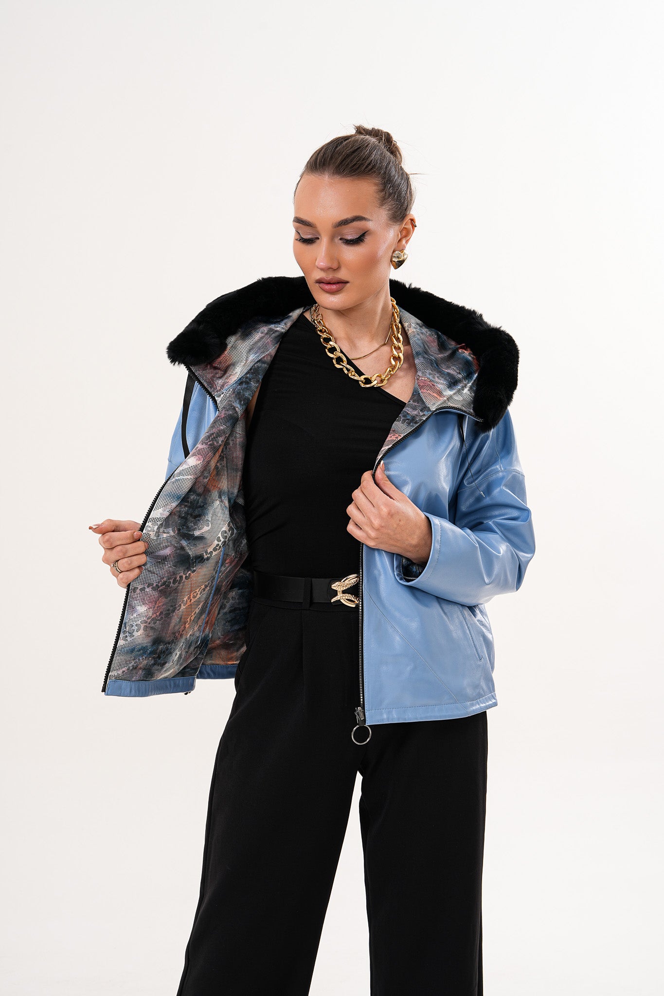 La chaqueta de cuero para mujer Velora Sky Blue, reversible, en piel de cordero