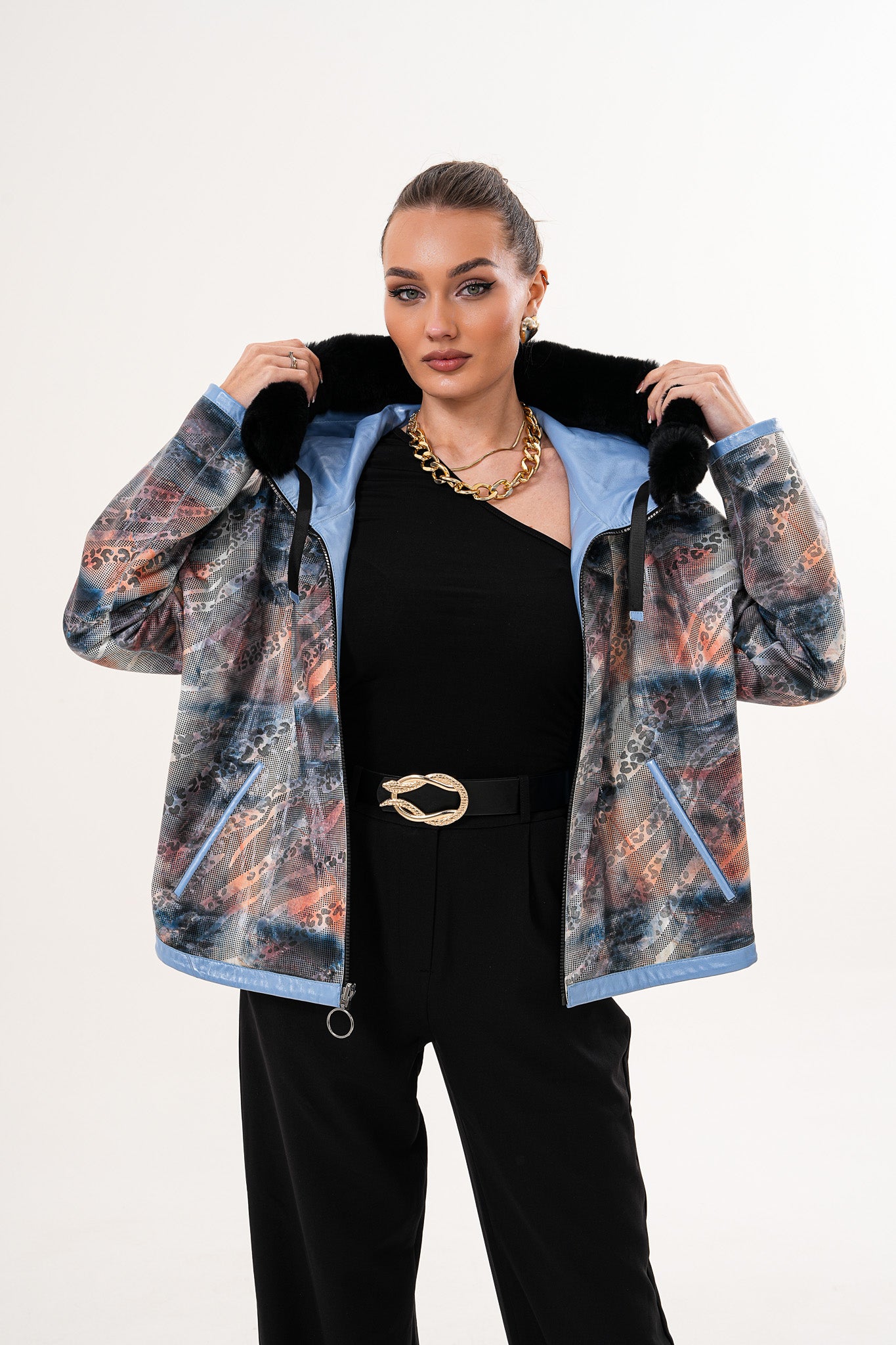La chaqueta de cuero para mujer Velora Sky Blue, reversible, en piel de cordero