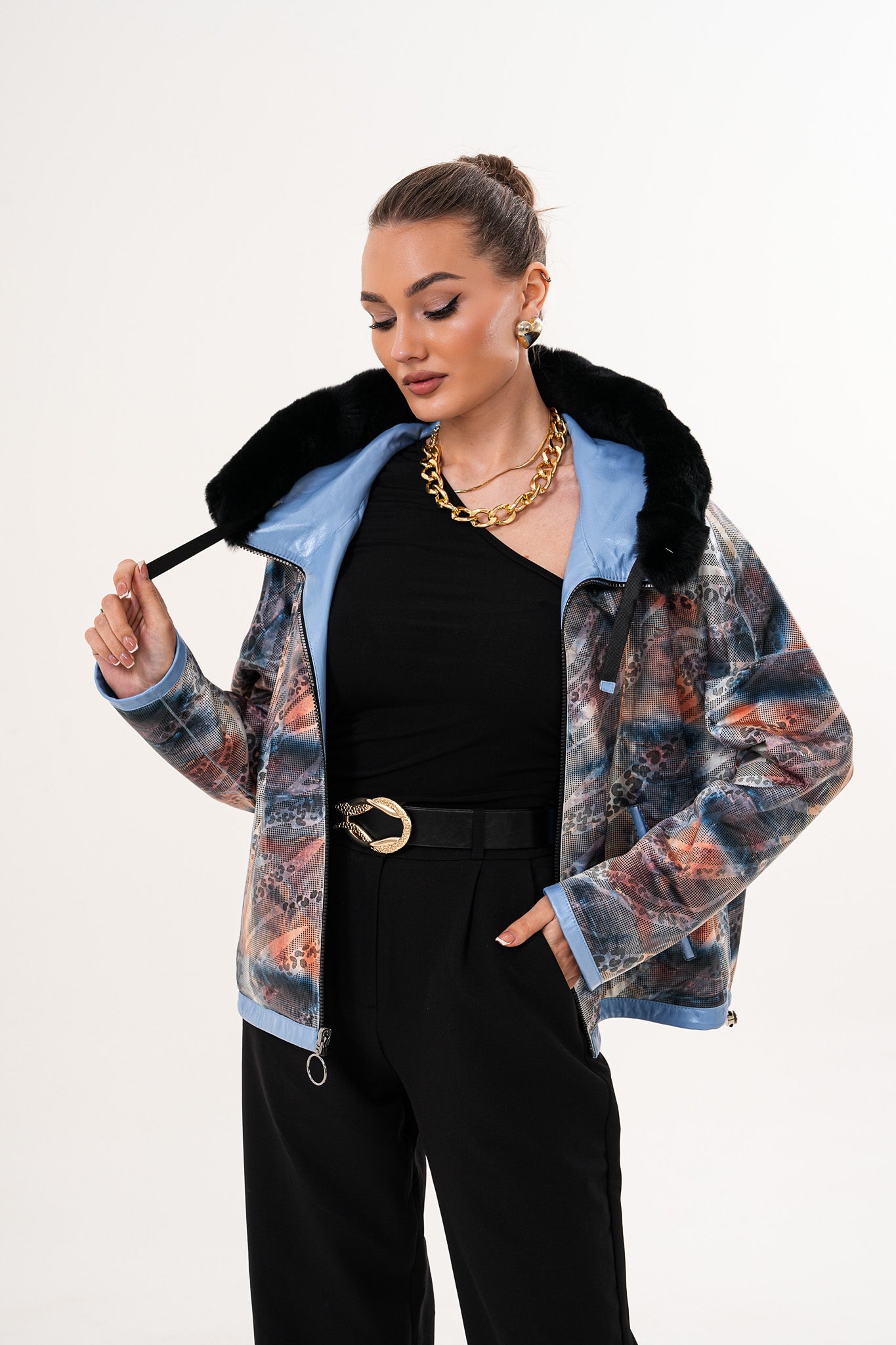 La chaqueta de cuero para mujer Velora Sky Blue, reversible, en piel de cordero