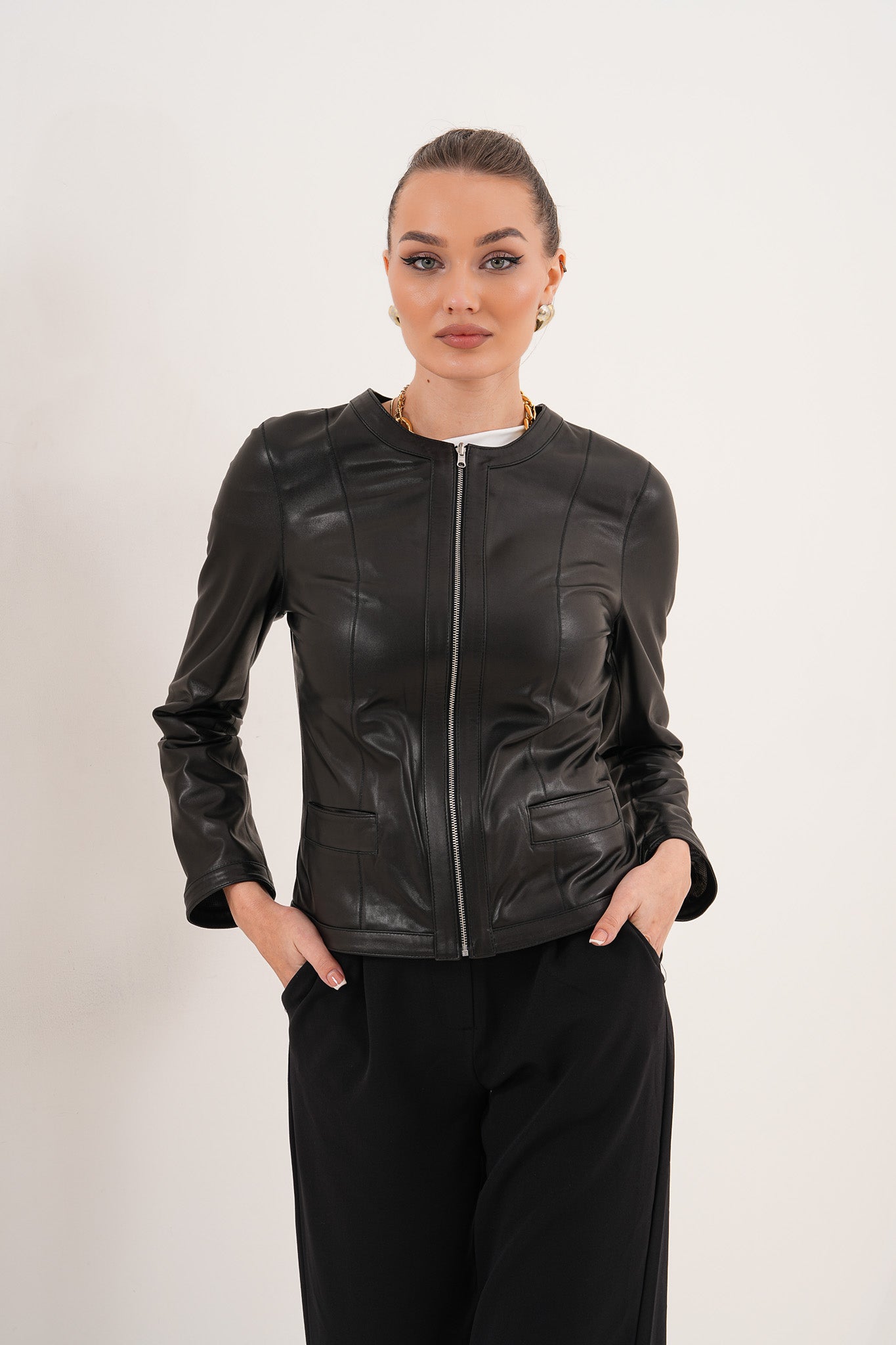 La Chaqueta de Cuero Negra Nyvessa para Mujer
