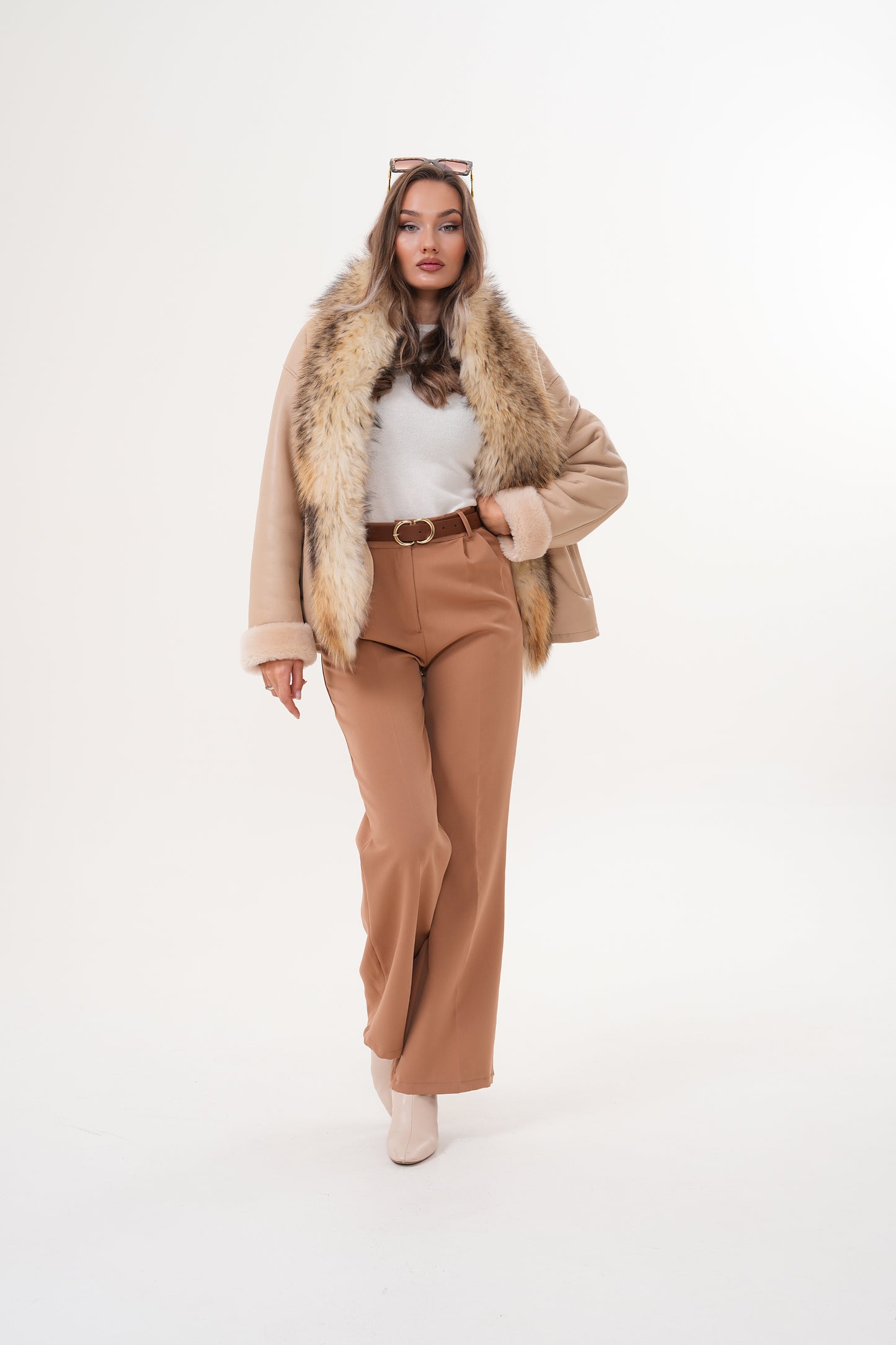 La chaqueta de cuero para mujer Elise Beige con forro de piel