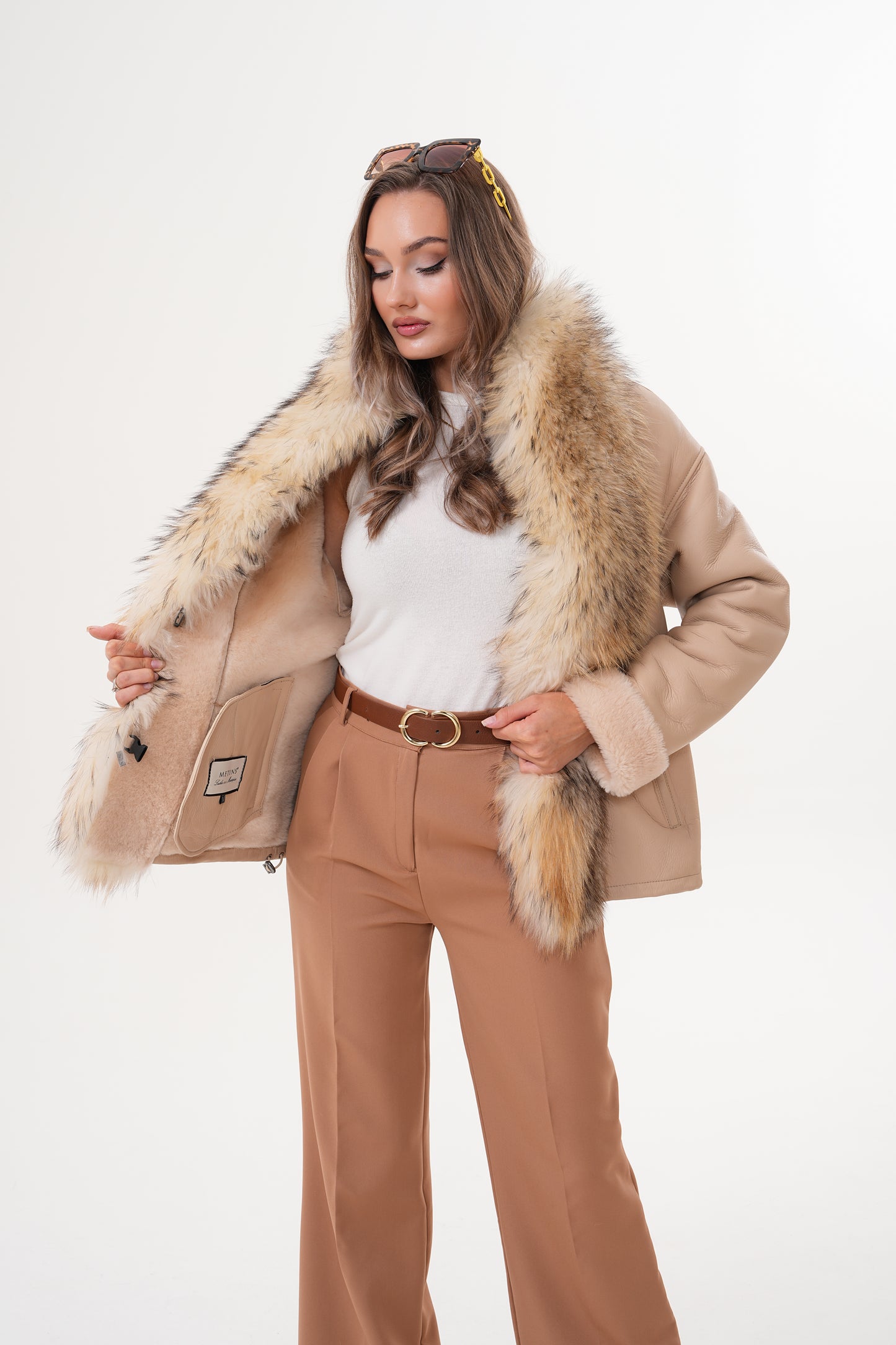 La chaqueta de cuero para mujer Elise Beige con forro de piel