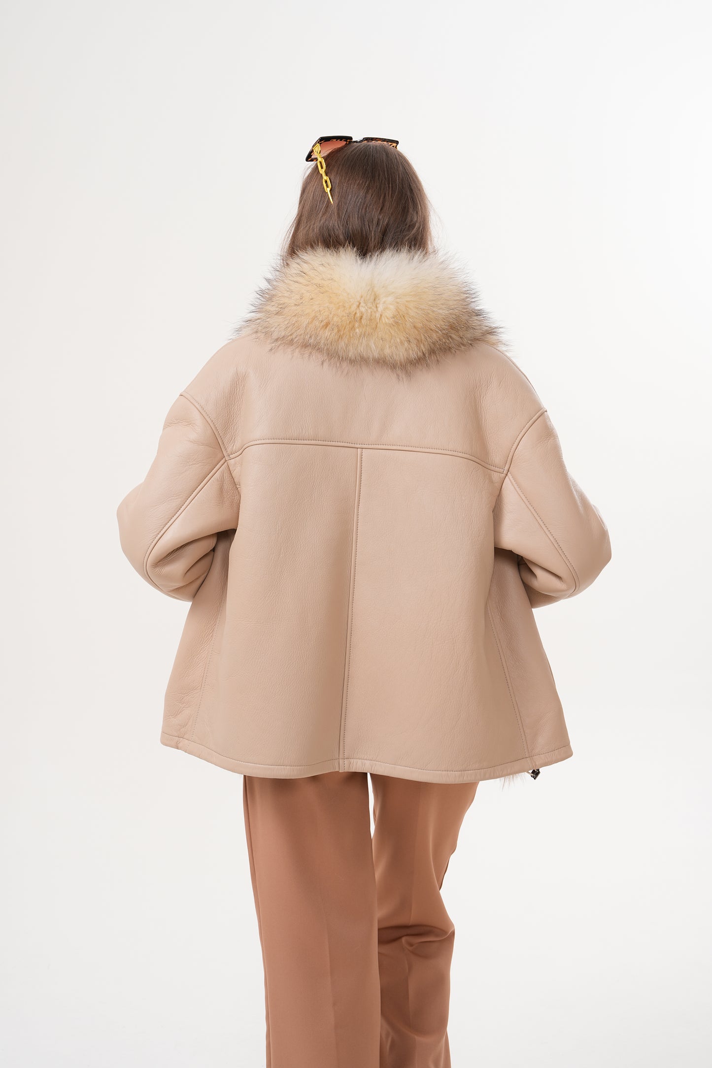 La chaqueta de cuero para mujer Elise Beige con forro de piel