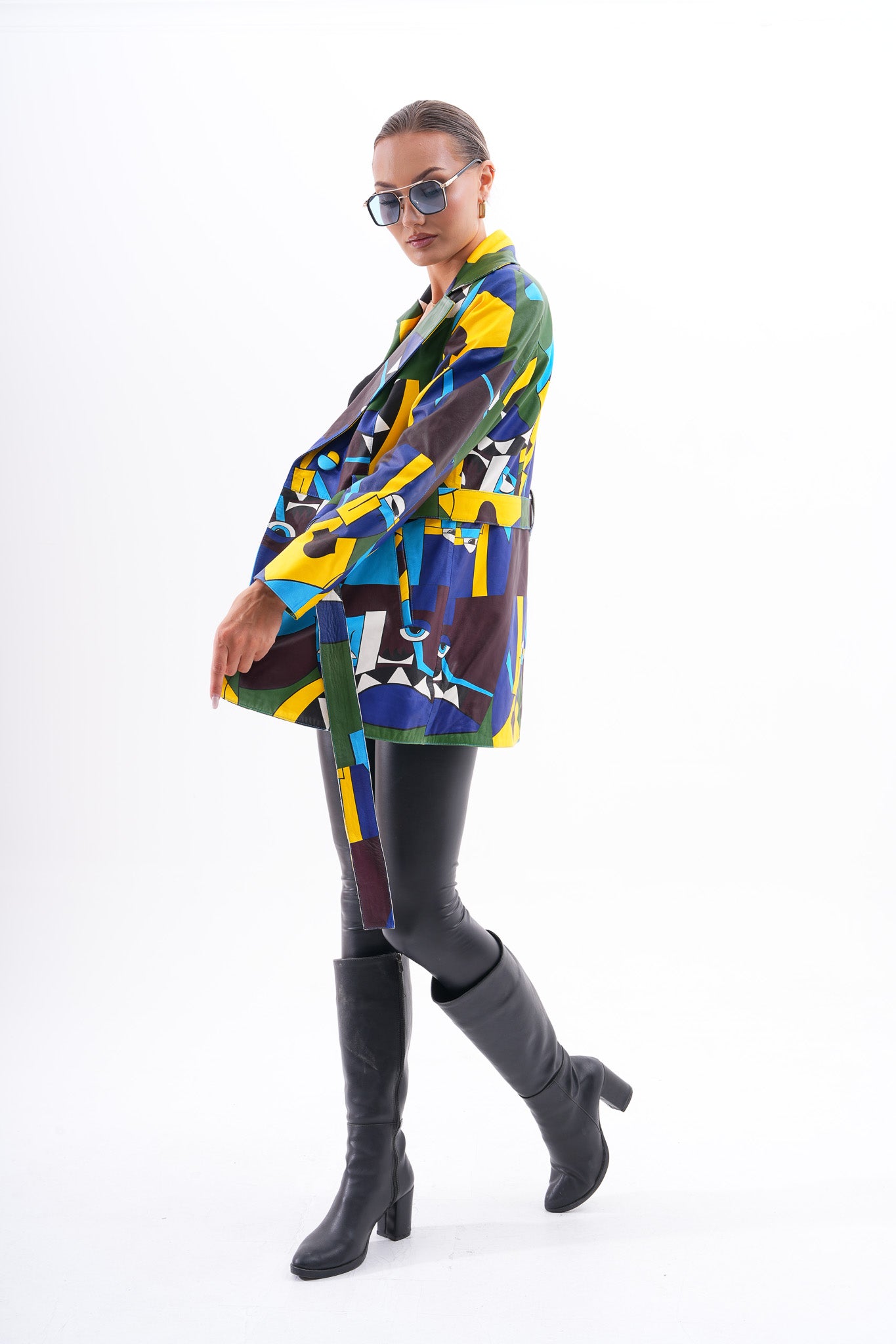 Sienna Chaqueta de Cuero para Mujer con Arte Abstracto – Edición Azul Verde