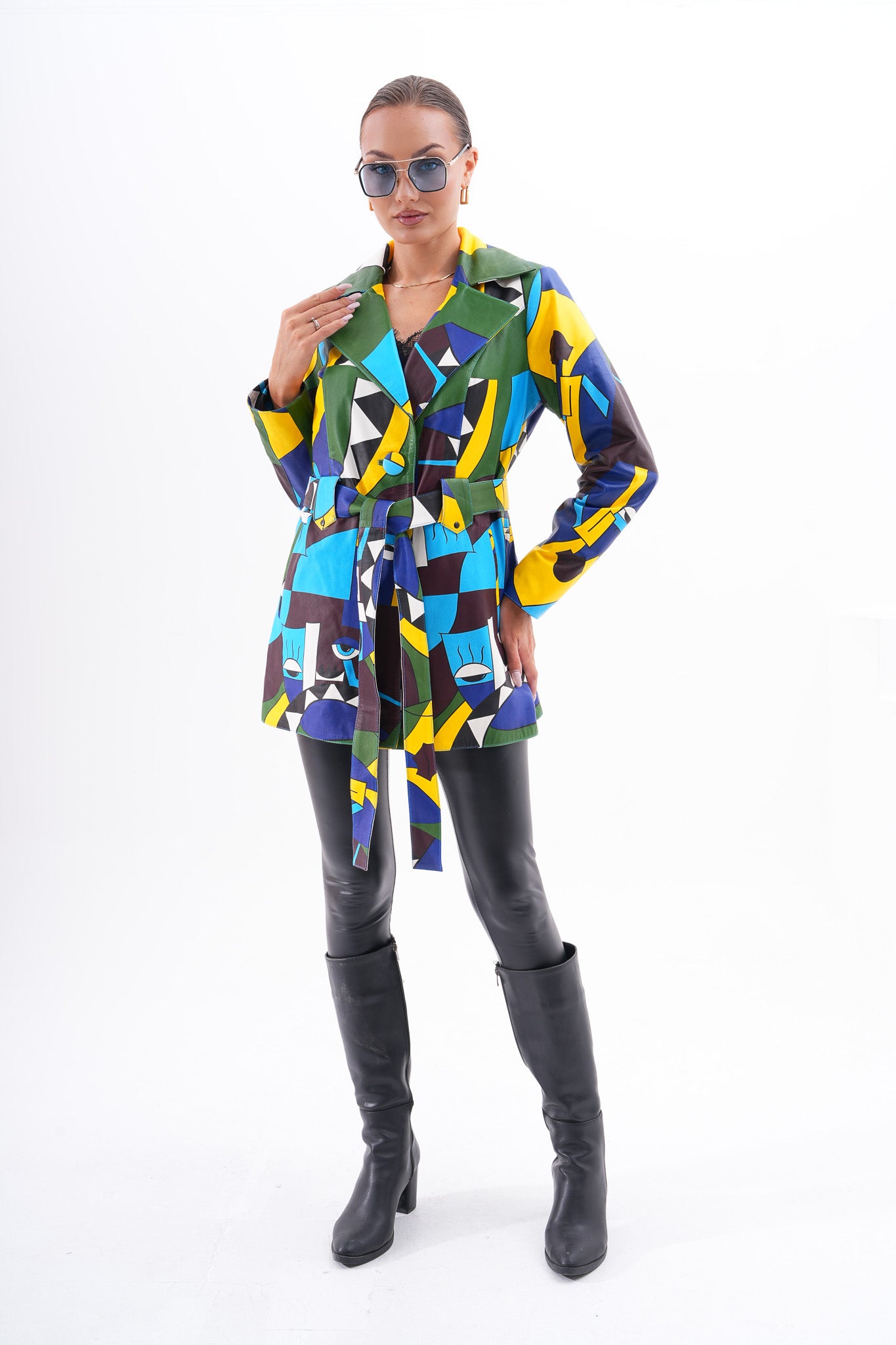 Sienna Chaqueta de Cuero para Mujer con Arte Abstracto – Edición Azul Verde