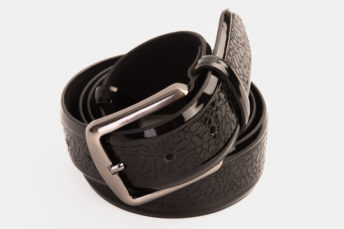 Cinturón de piel de charol negro de Modica
