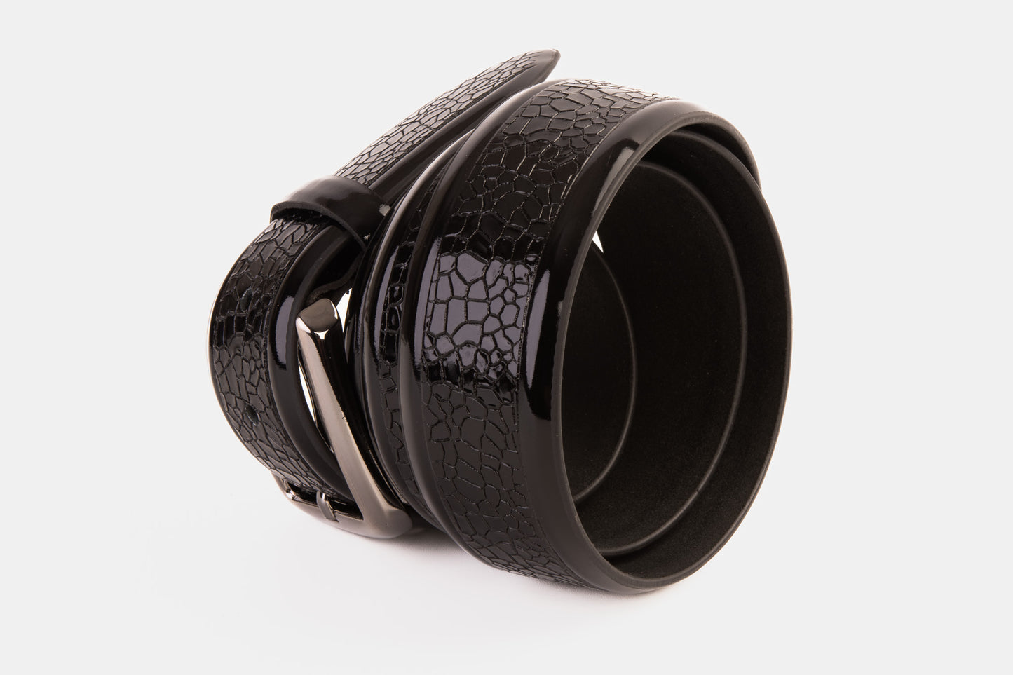 Cinturón de piel de charol negro de Modica