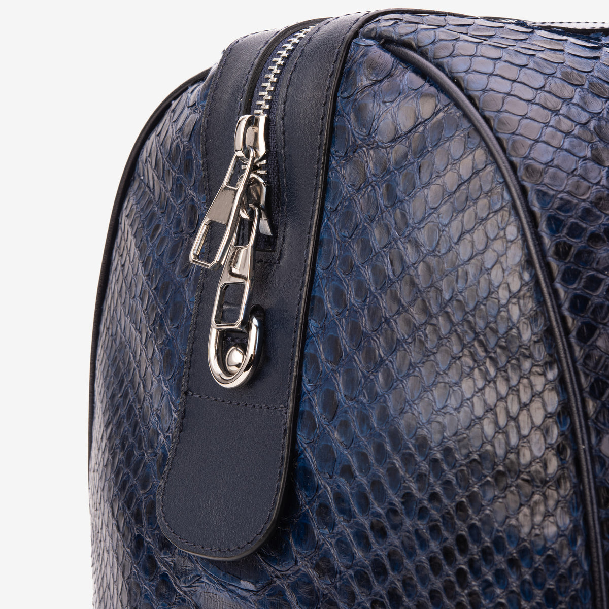 Bolso de fin de semana Velar de cuero de pitón pintado a mano azul marino