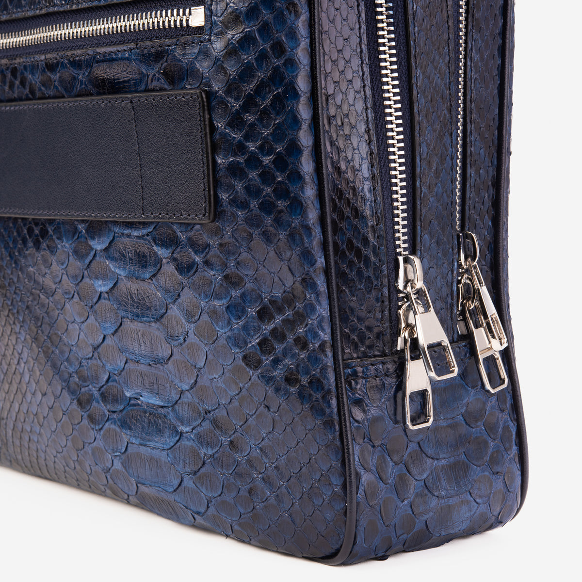 Bolso de fin de semana Velar de cuero de pitón pintado a mano azul marino
