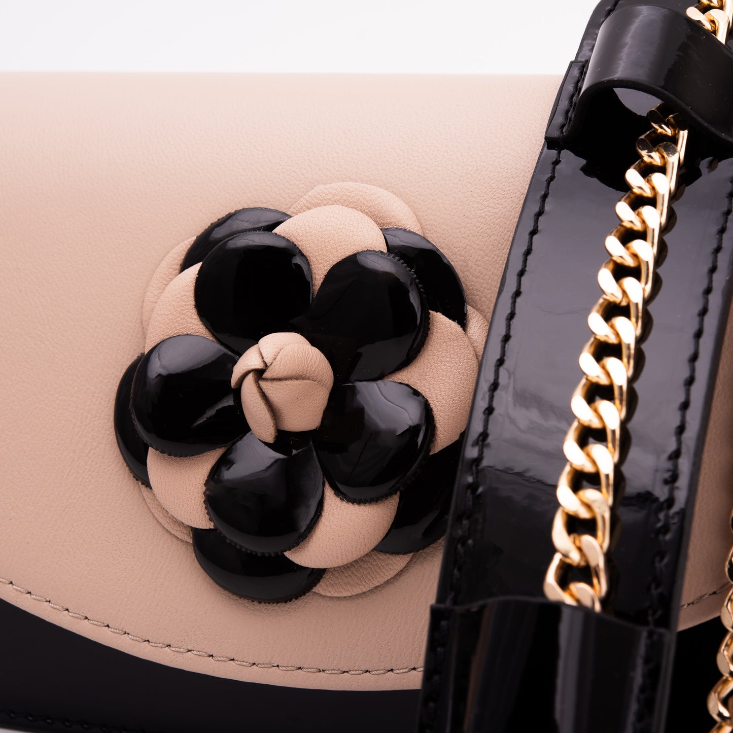 El bolso de mano de cuero beige Diva