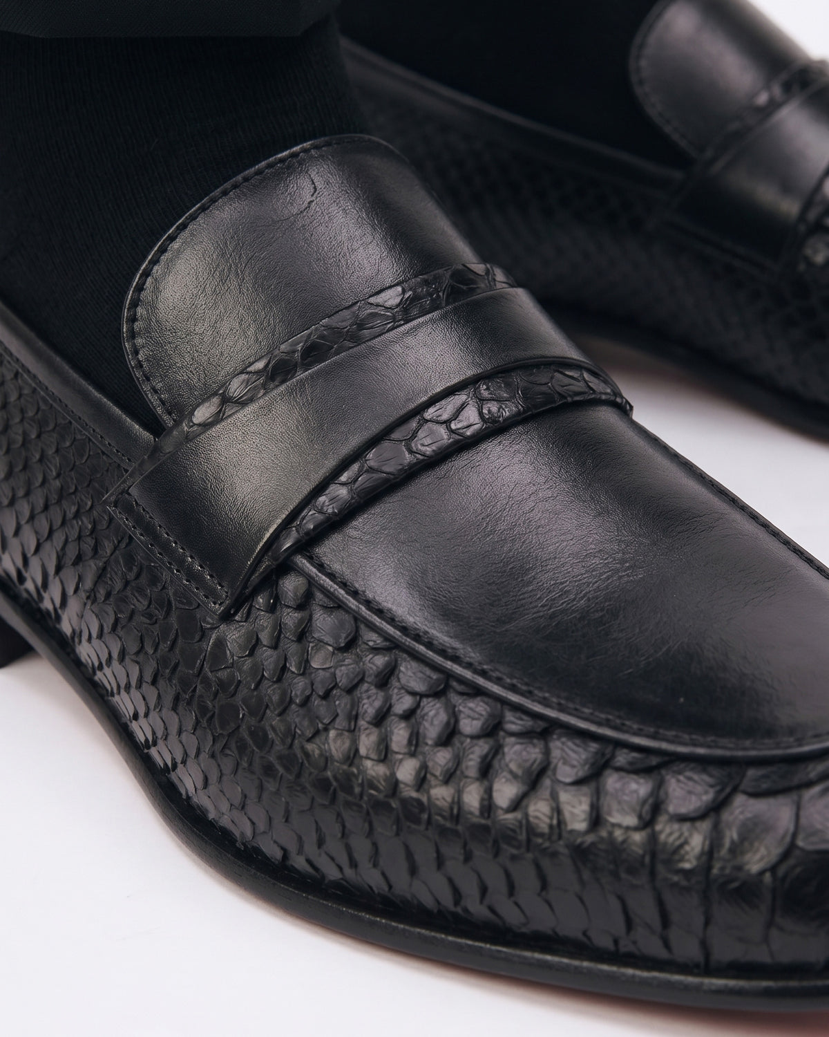 Mocasín Penny Aurelio Black de Cuero de Búfalo Joven