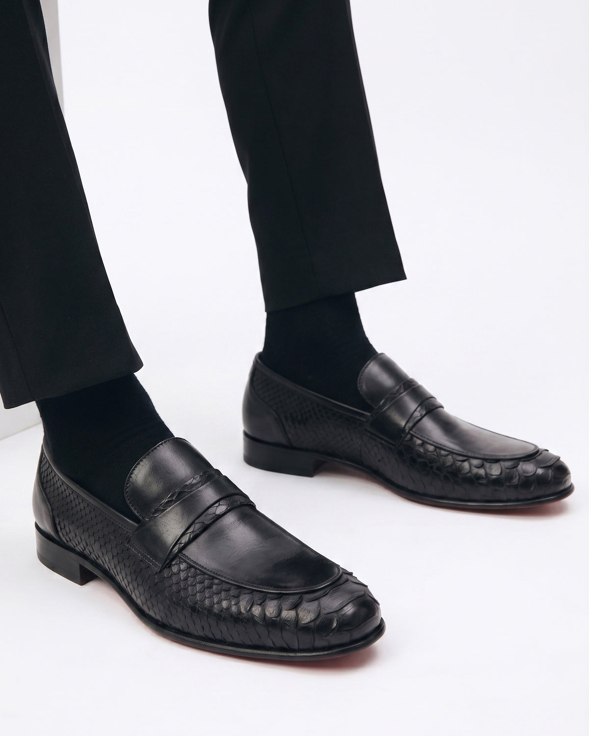 Mocasín Penny Aurelio Black de Cuero de Búfalo Joven