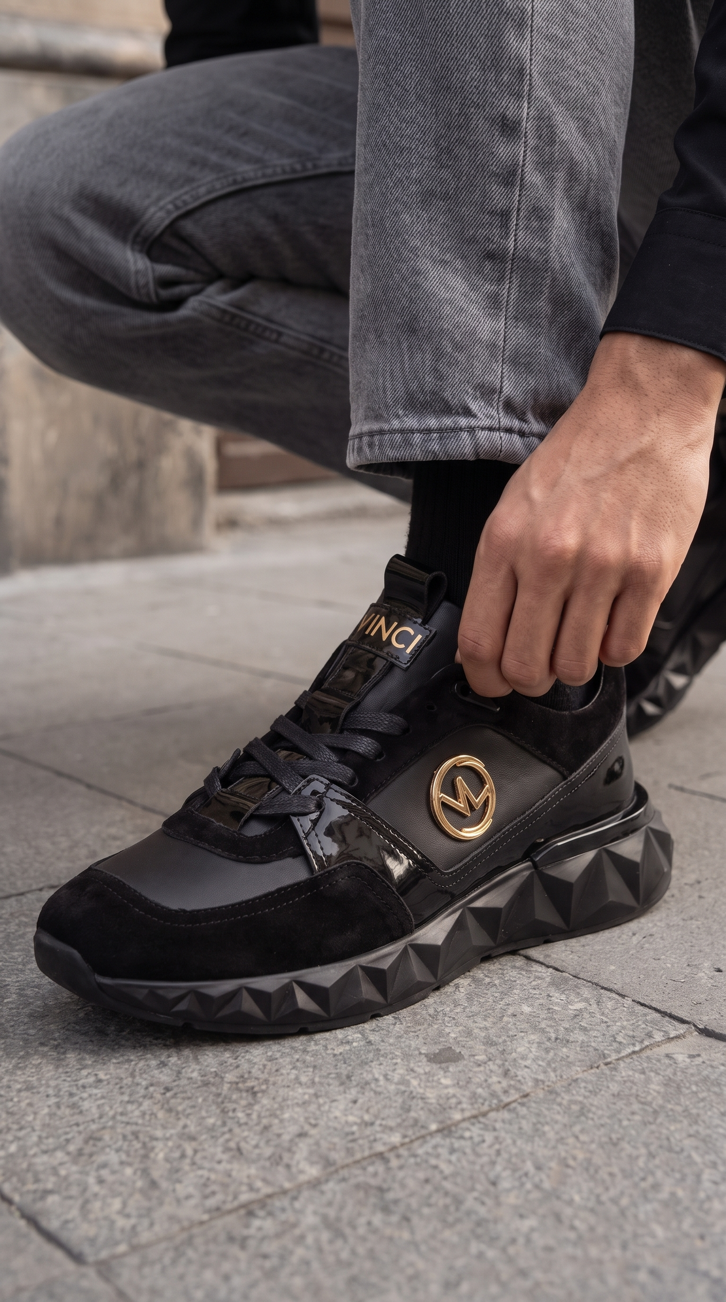 The Valenzo Black Leather Men Sneaker