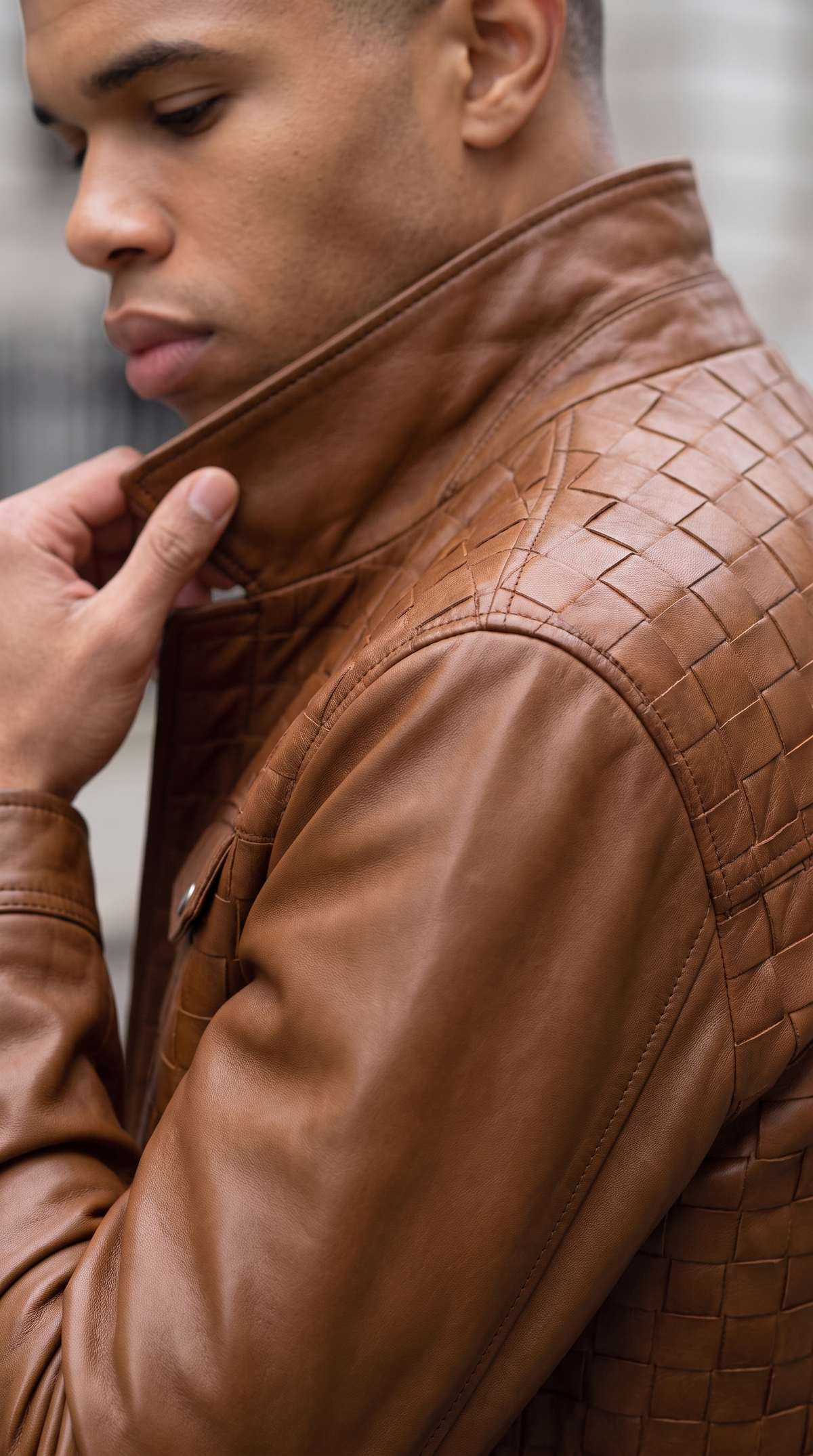 La chaqueta de cuero color canela para hombre de Emerson 