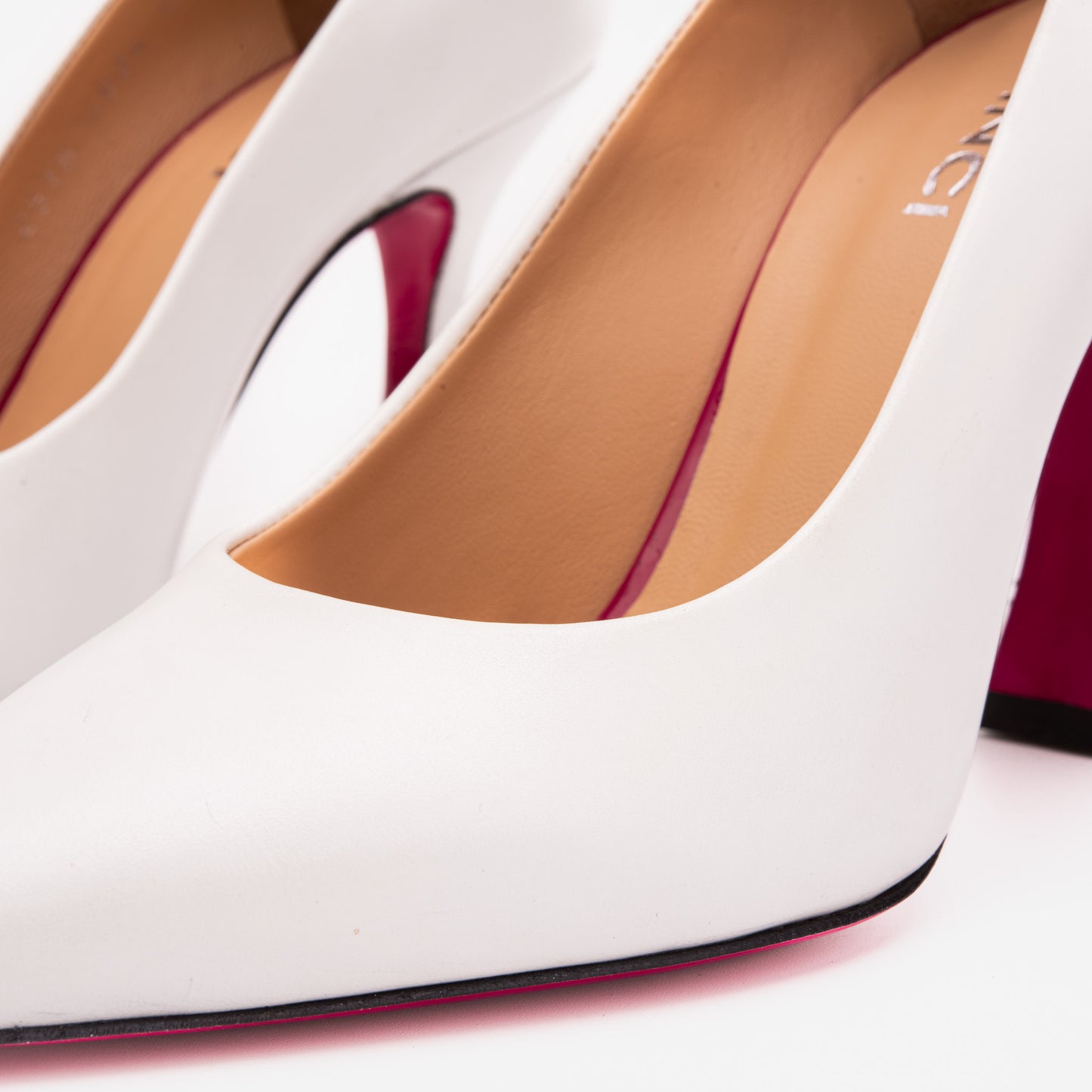 The Belladonna White Leather Women Pump