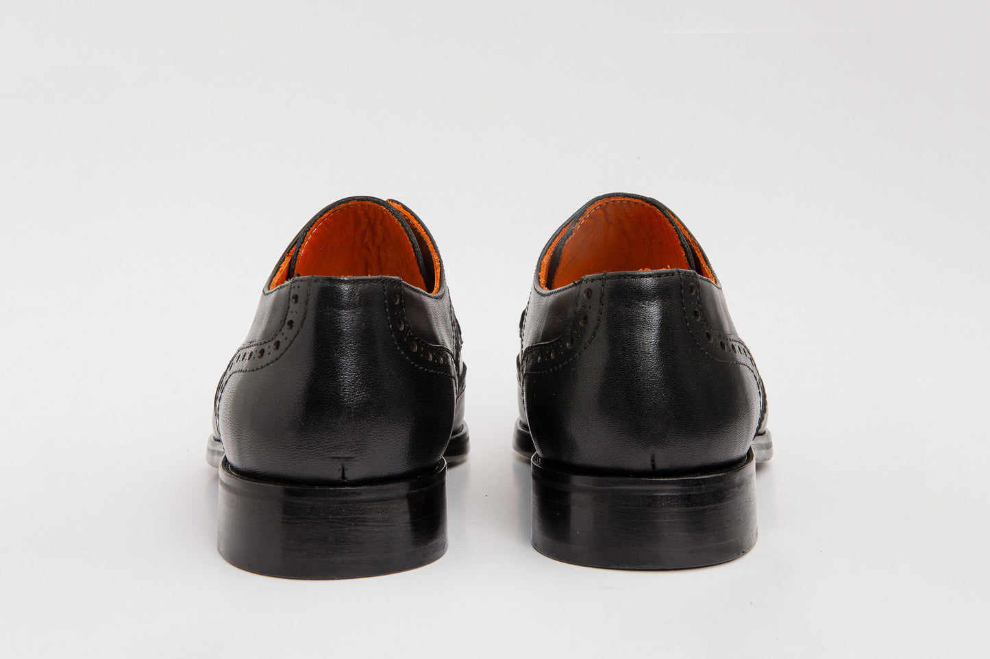 Zapato Derby con punta semi brogue en blanco y negro de Neiva para hombre
