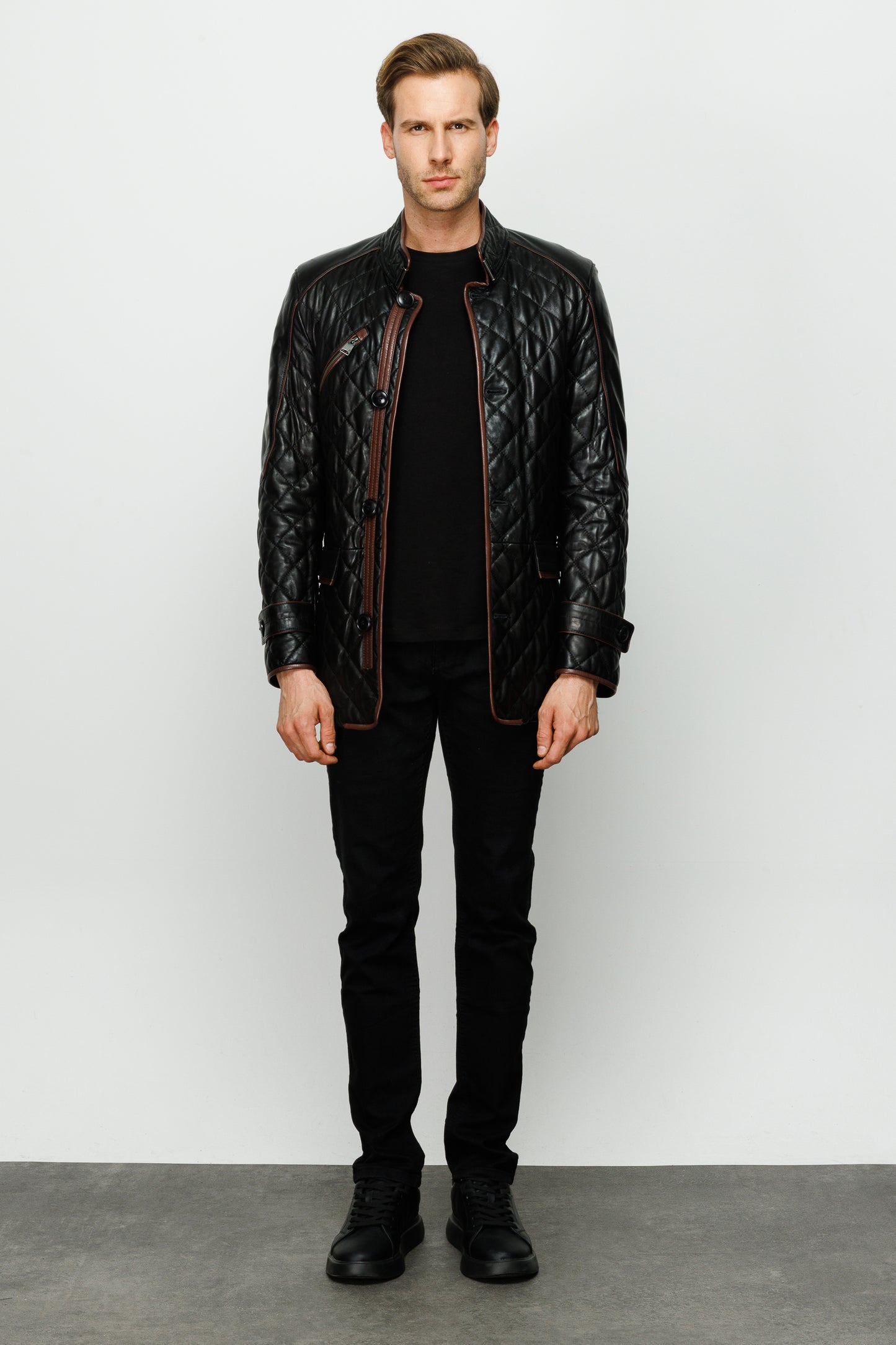 La chaqueta de cuero negra para hombre de Martínez 