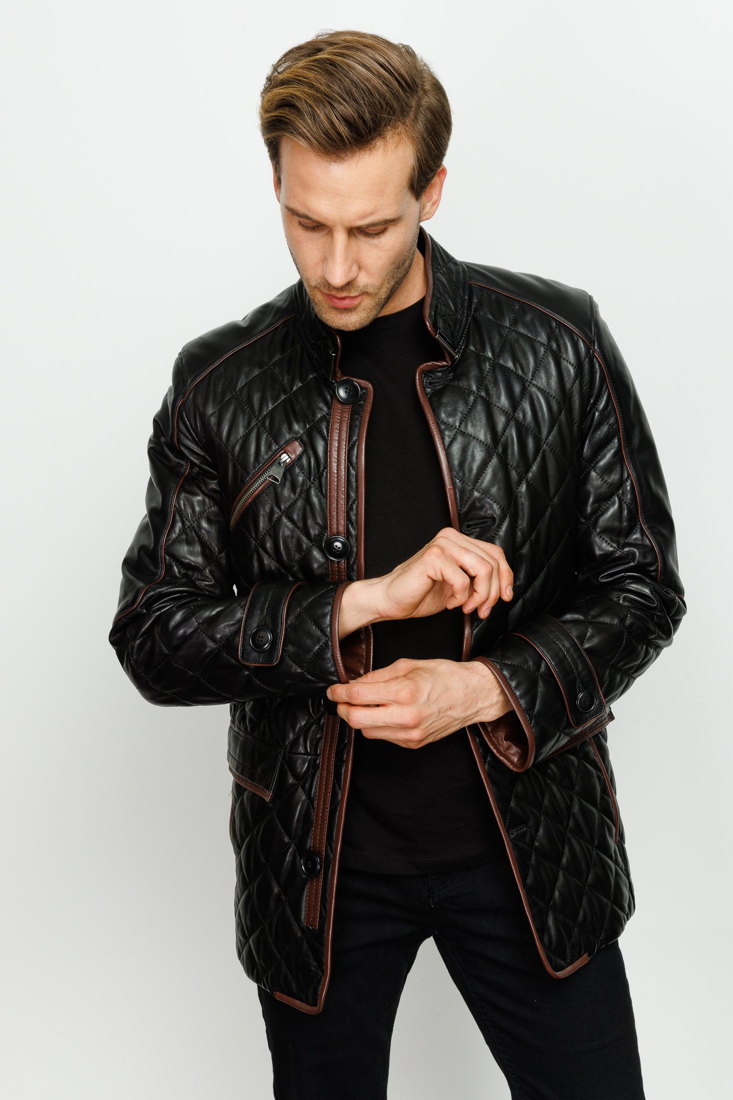 La chaqueta de cuero negra para hombre de Martínez 