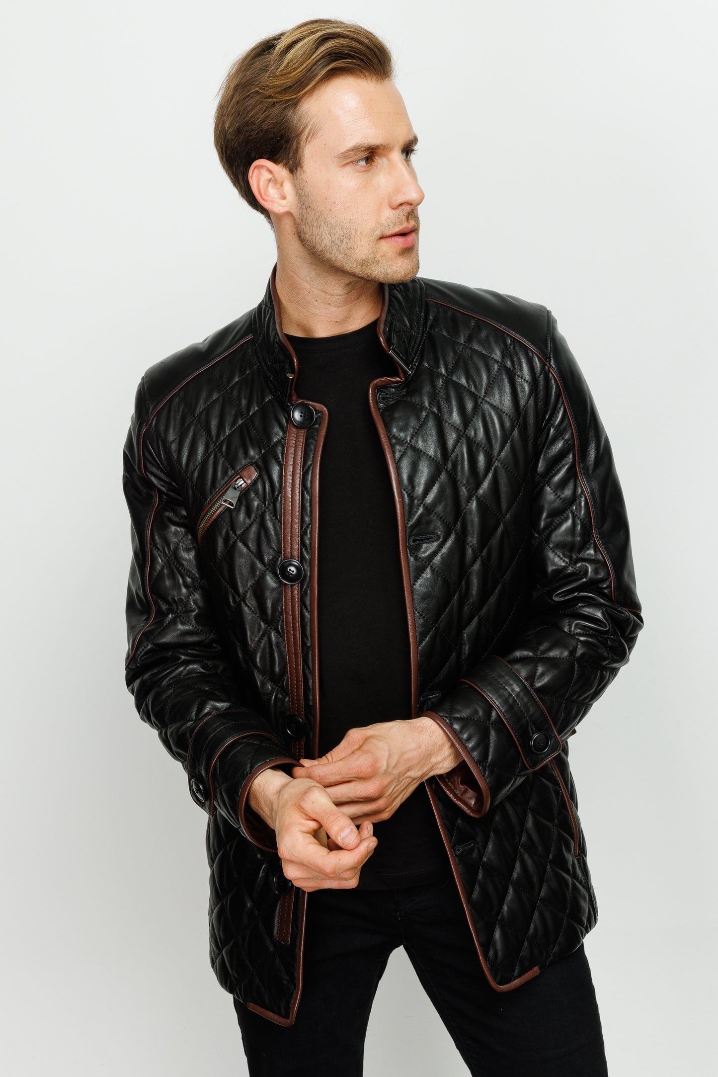 La chaqueta de cuero negra para hombre de Martínez 
