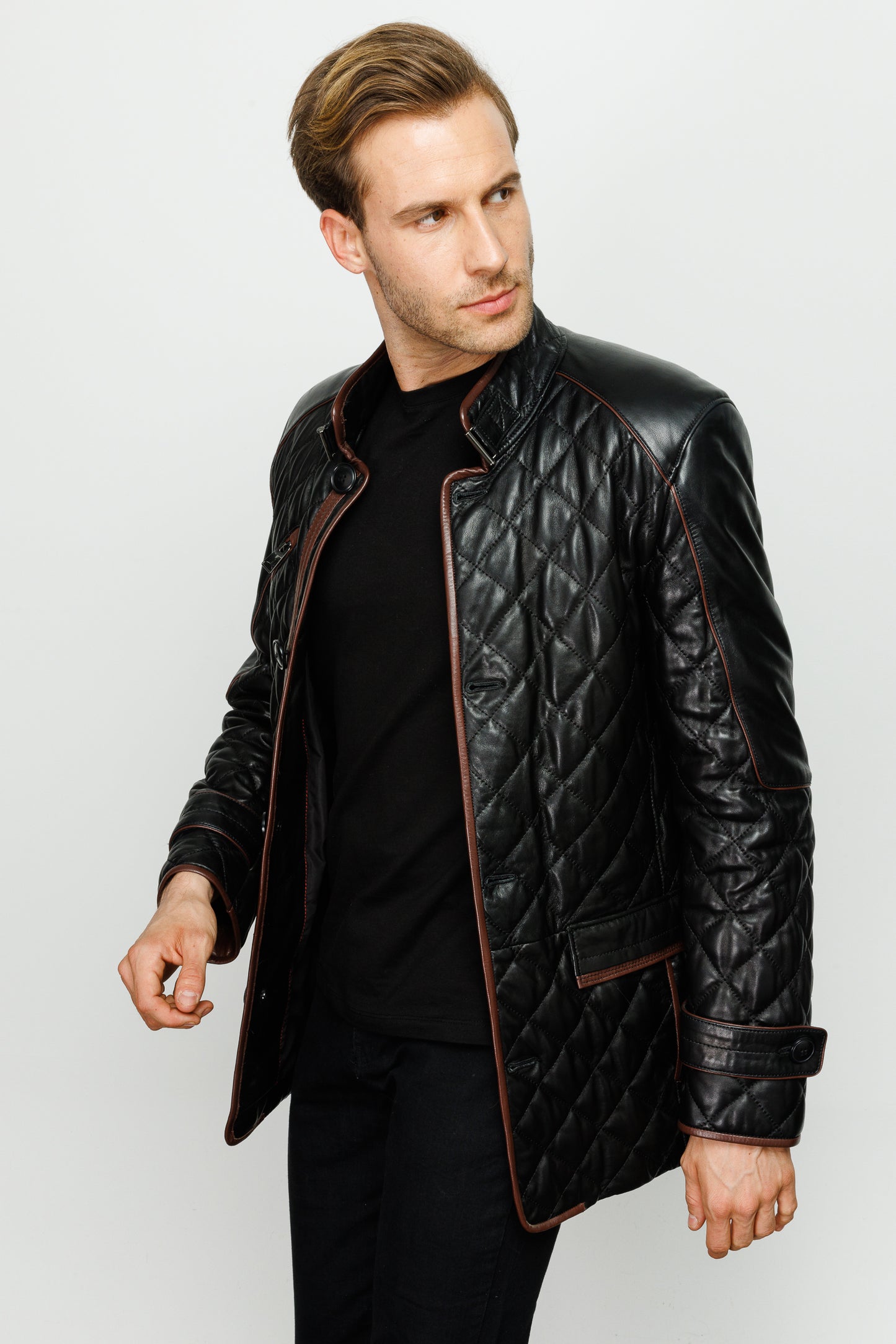 La chaqueta de cuero negra para hombre de Martínez 
