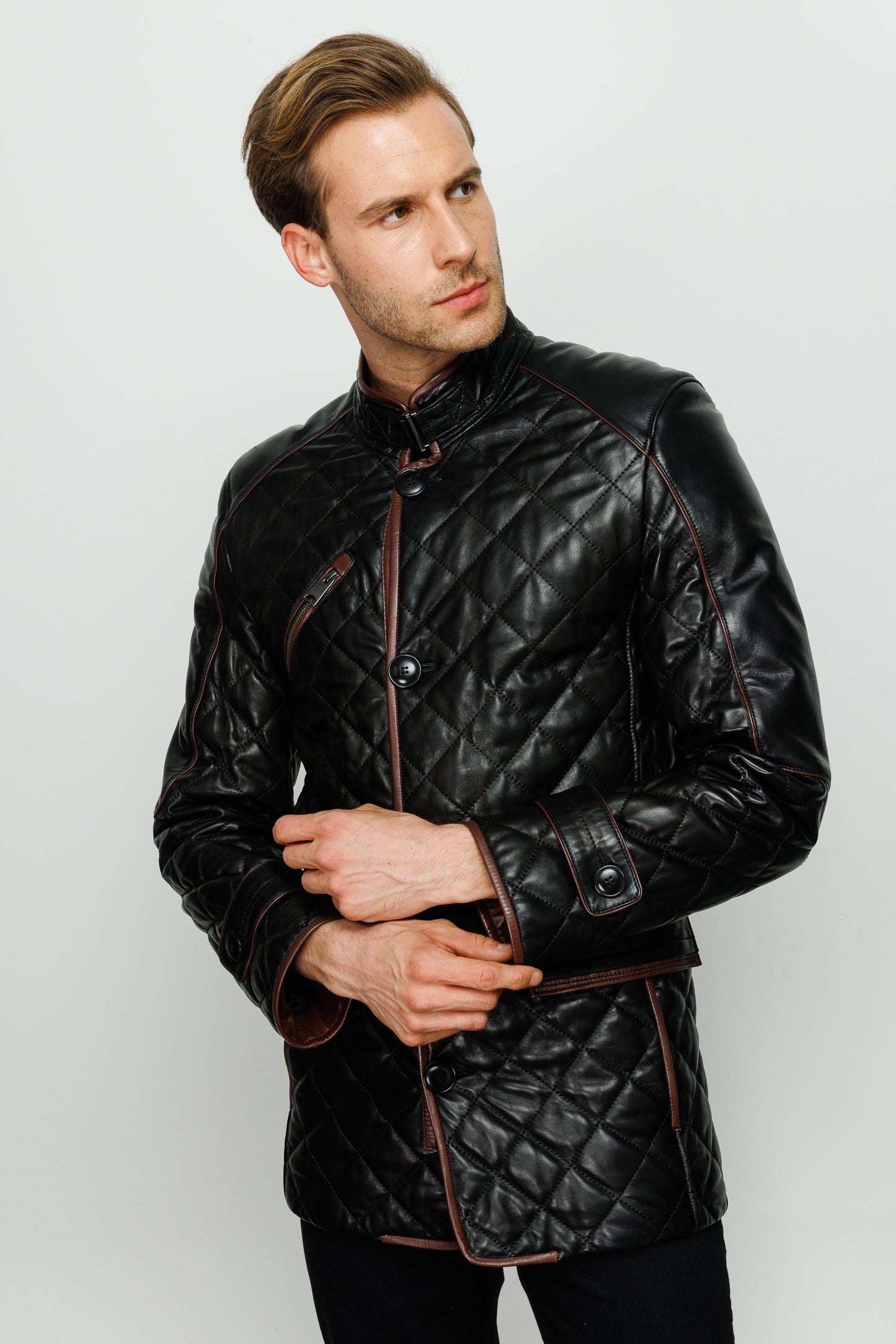 La chaqueta de cuero negra para hombre de Martínez 