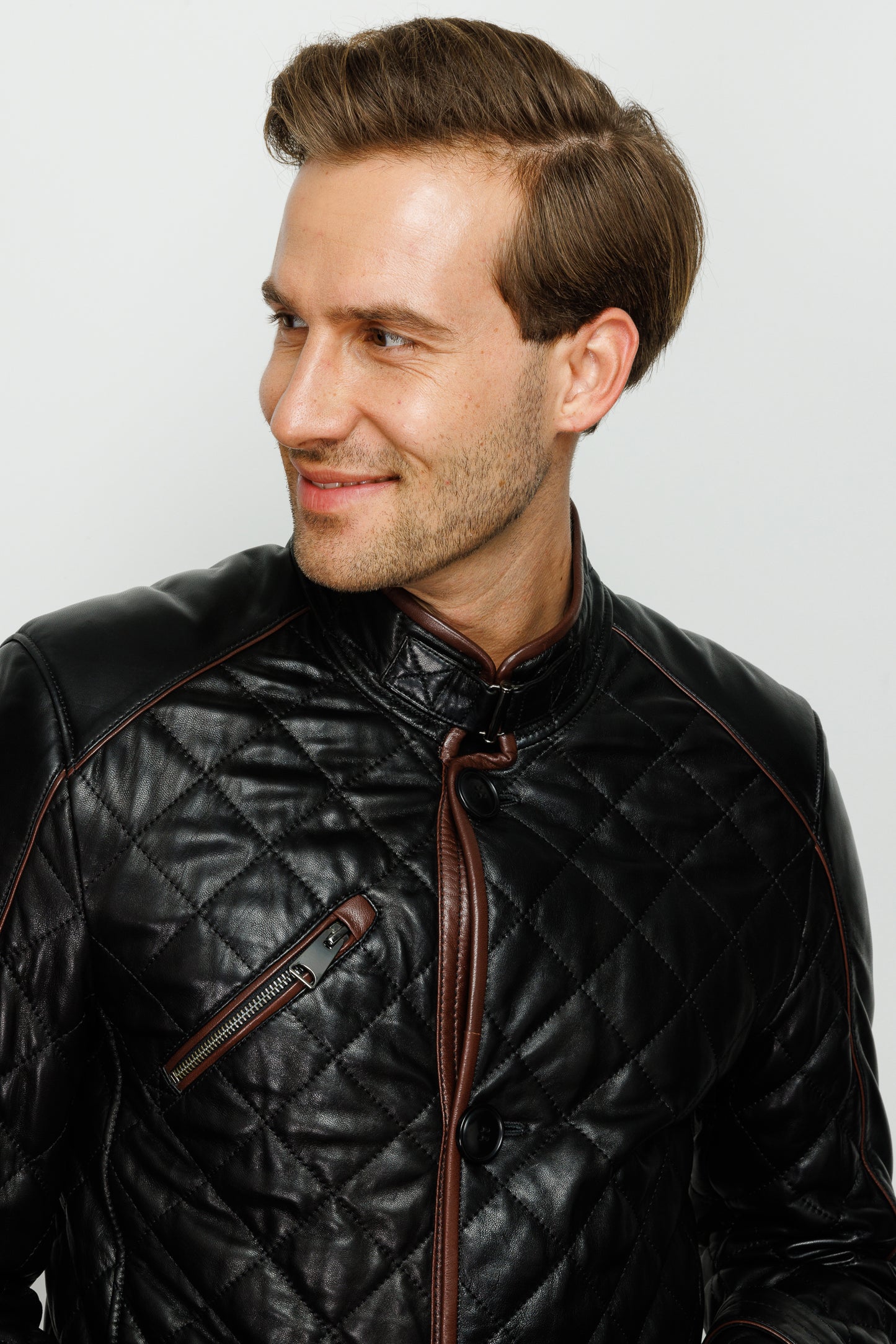 La chaqueta de cuero negra para hombre de Martínez 