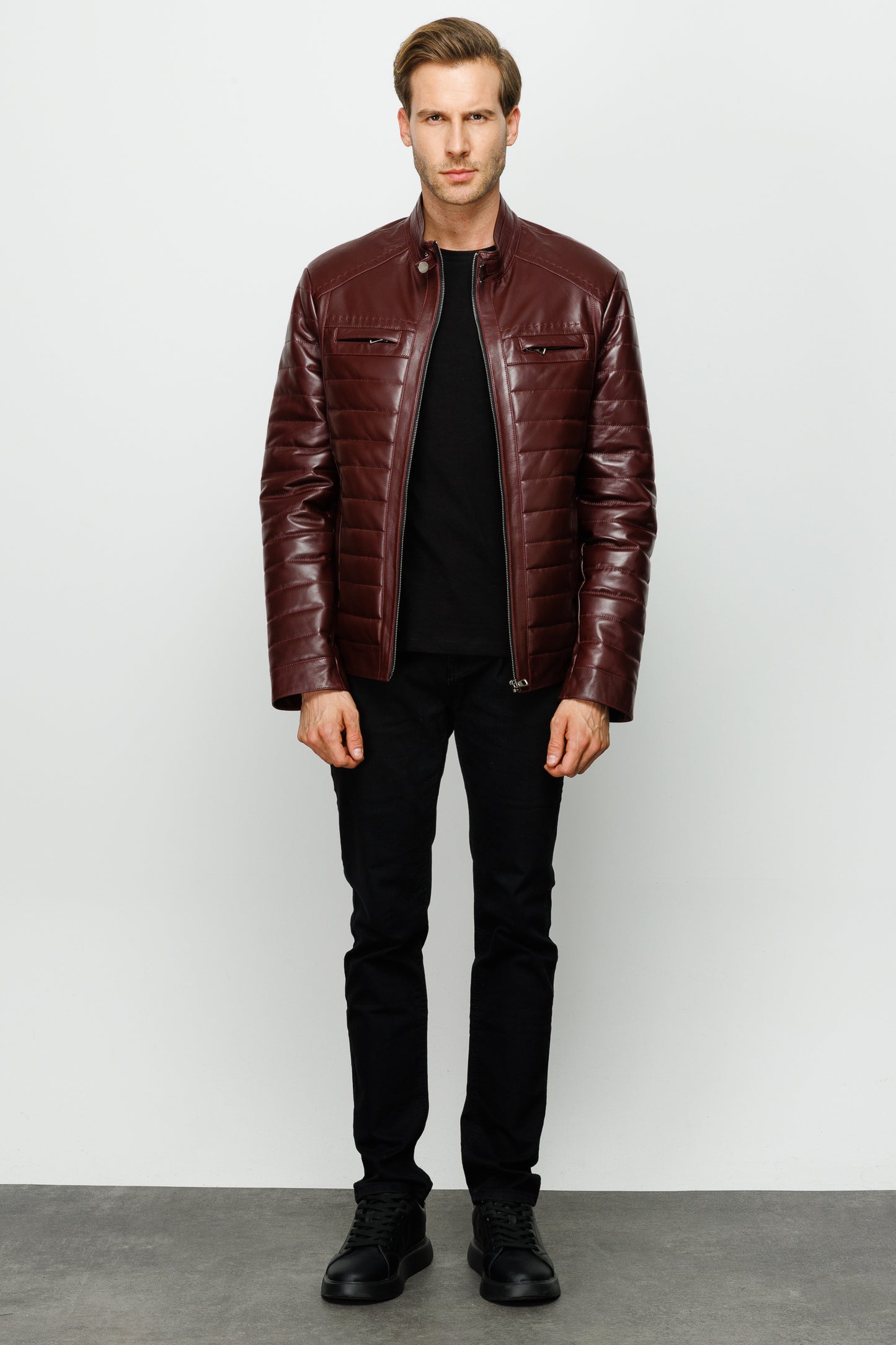 La chaqueta de cuero burdeos para hombre de Wilkerson 