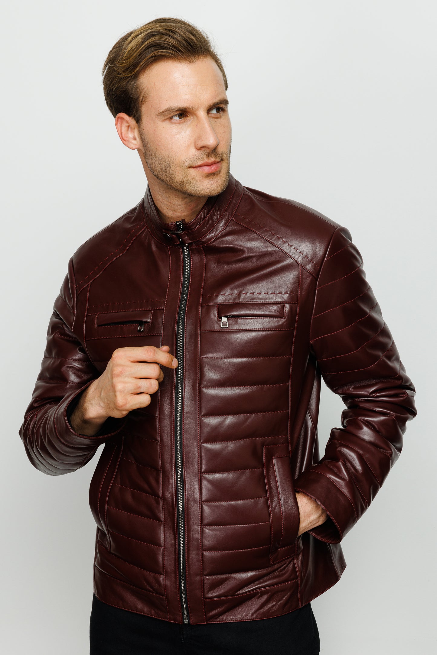 La chaqueta de cuero burdeos para hombre de Wilkerson 
