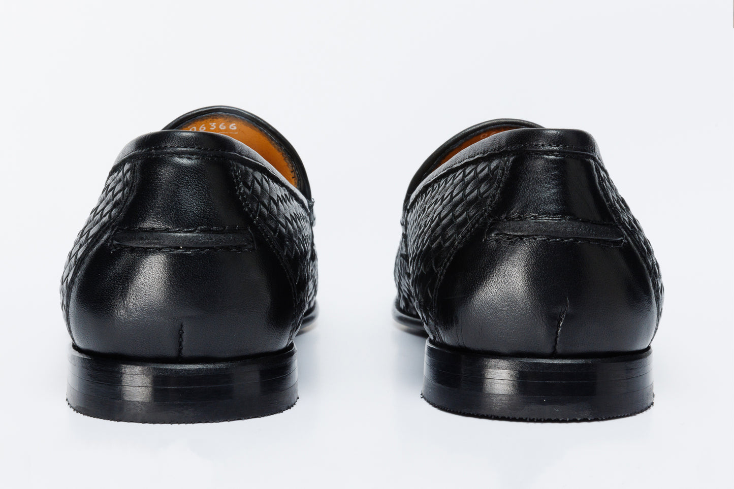 Mocasín con borlas tejidas de cuero negro Mclean Shoe para hombre