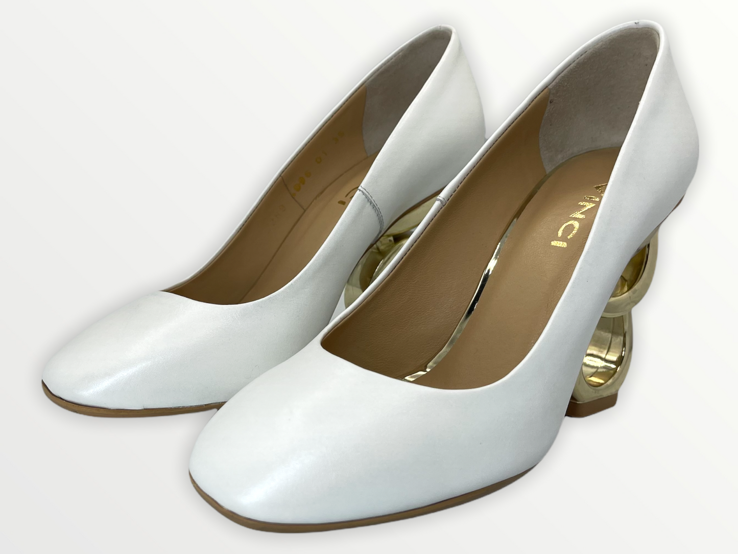 ¡Venta final de zapatos de salón de cuero blanco Belem!